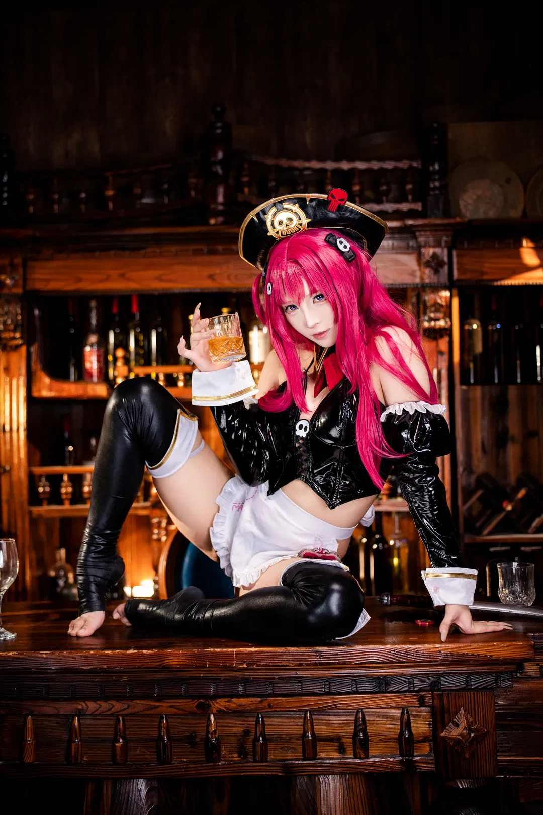 【馬斯特cos】勝利女神nikke：當海盜遇上女僕，指揮官要喝一杯嗎 - 第 4 張