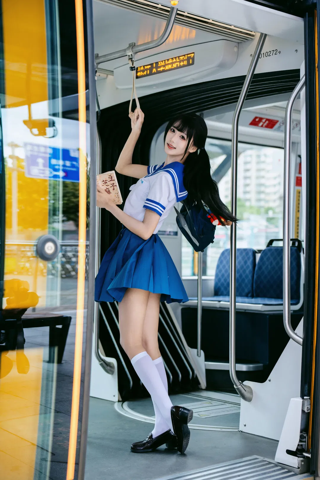 夏日电车与JK水手服的日常 - 第 3 张