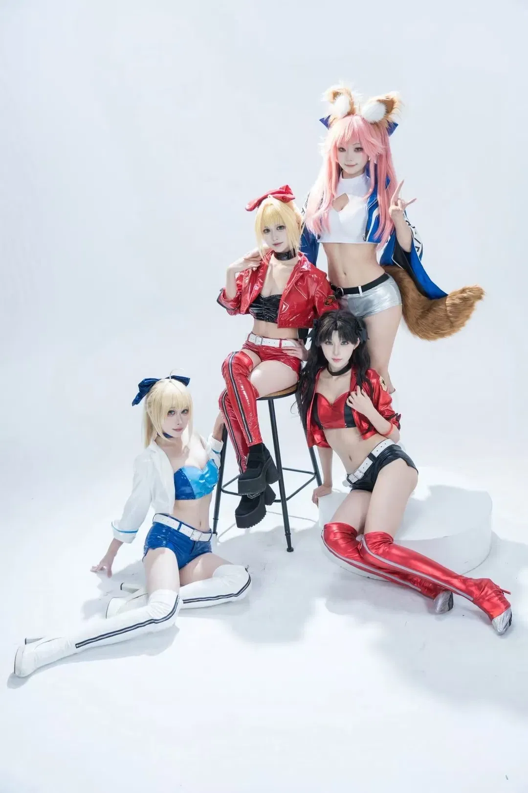 【Saber cos】FGO超模赛车团集结，红蓝阵营对决超吸睛 - 第 2 张