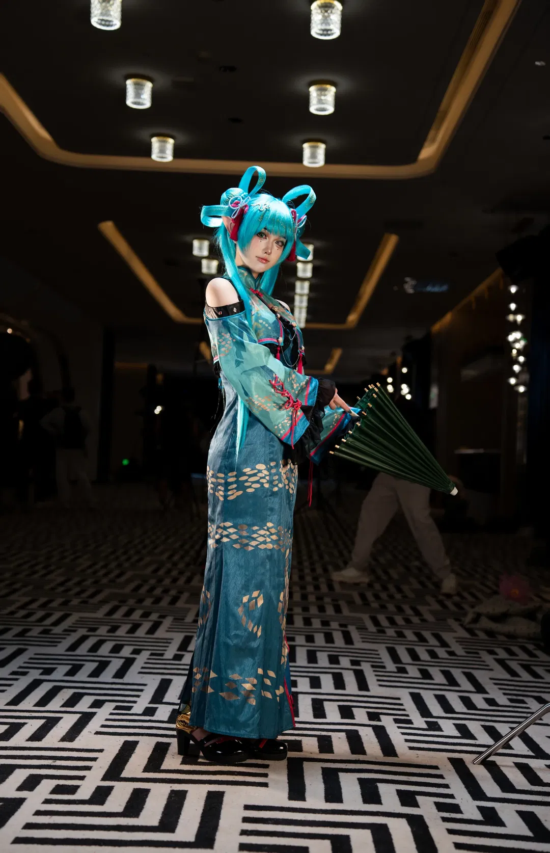 【初音未来cos】蛇年旗袍与精灵耳的国风碰撞 - 第 7 张