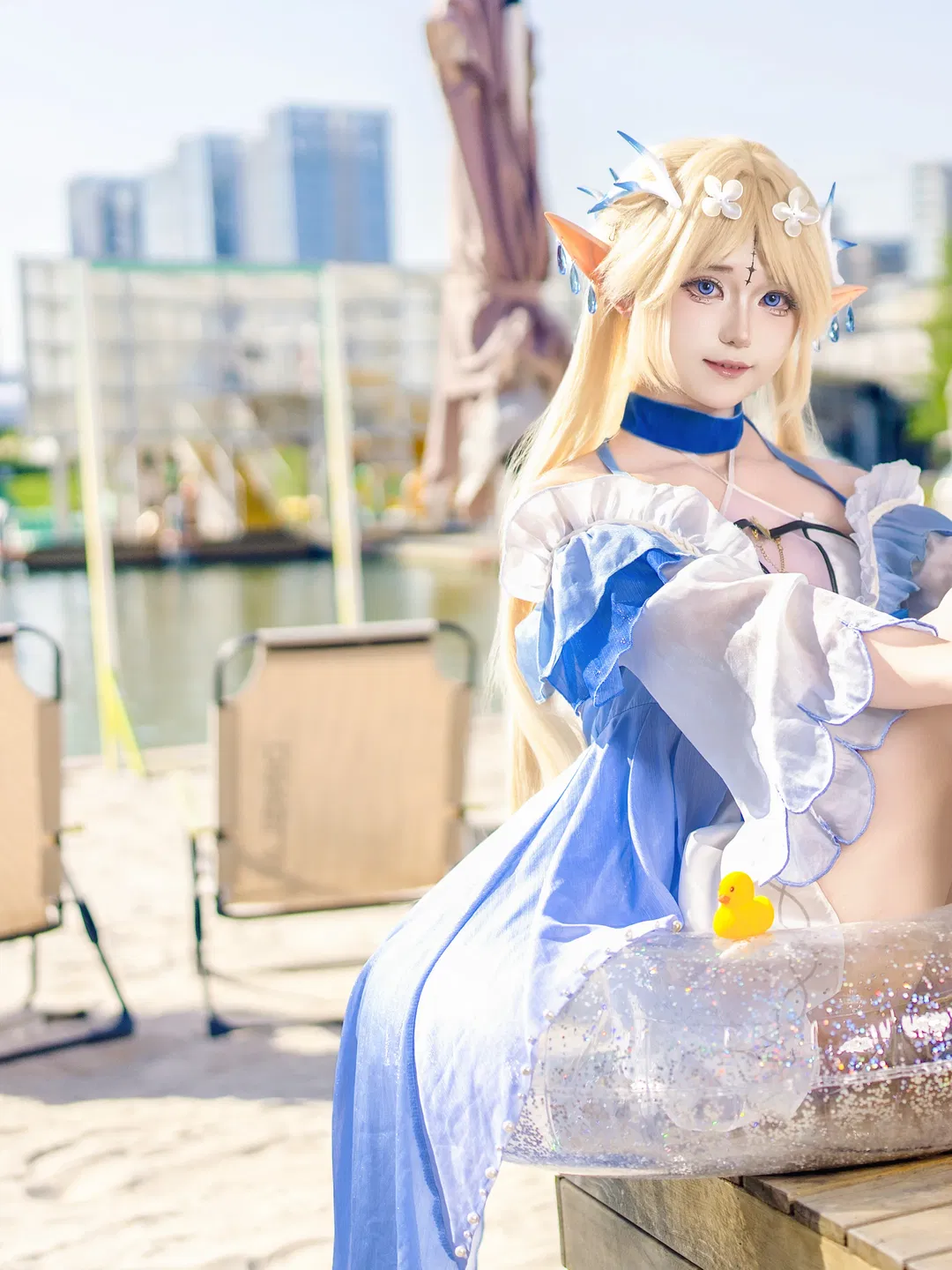 【卡提希娅cos】鸣潮夏日水畔的精灵少女 - 第 1 张