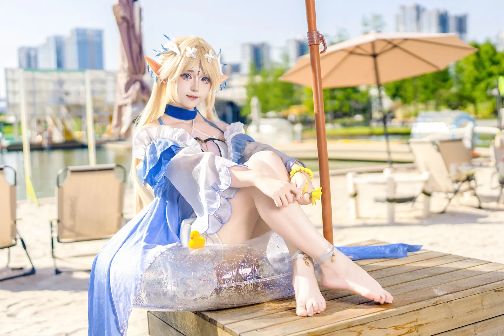 【卡提希娅cos】鸣潮夏日水畔的精灵少女 - 第 3 张