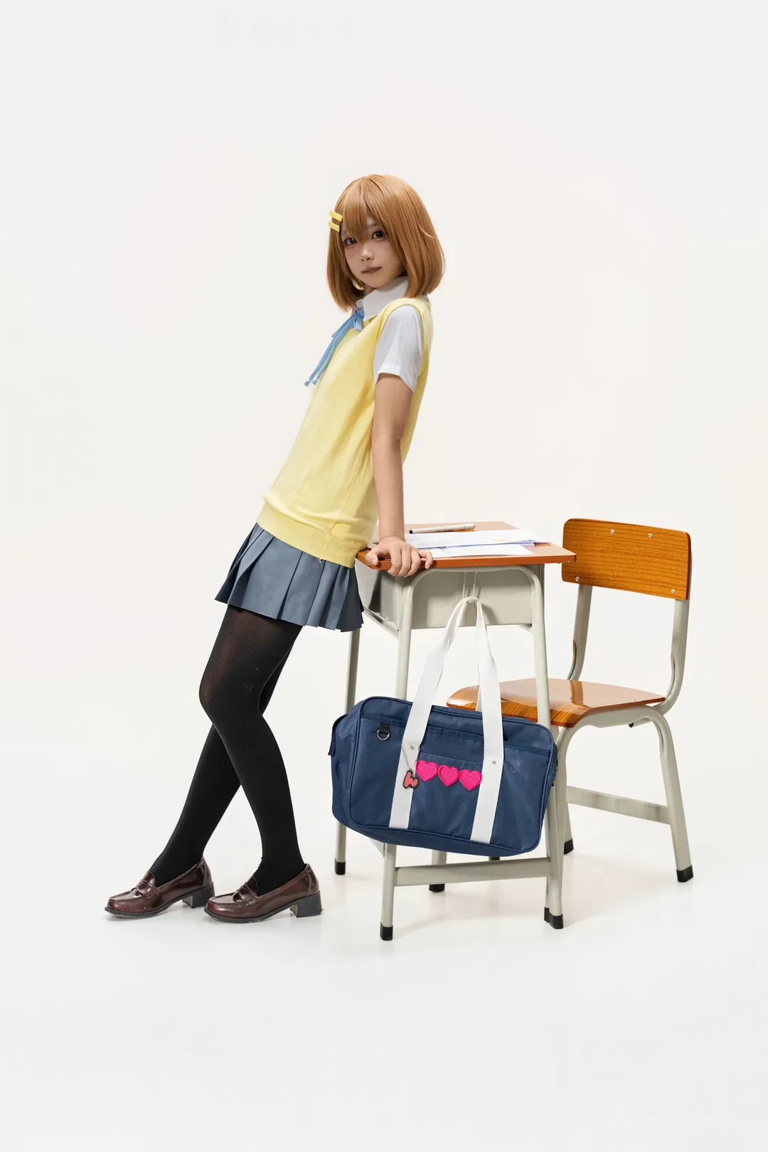 【平澤唯cos】輕音少女白棚動作參考，捕捉日常的靈動瞬間 - 第 3 張