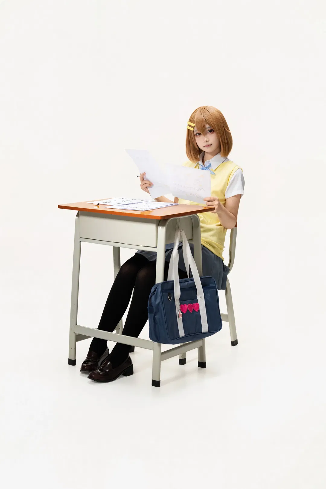 【平澤唯cos】輕音少女白棚動作參考，捕捉日常的靈動瞬間 - 第 4 張
