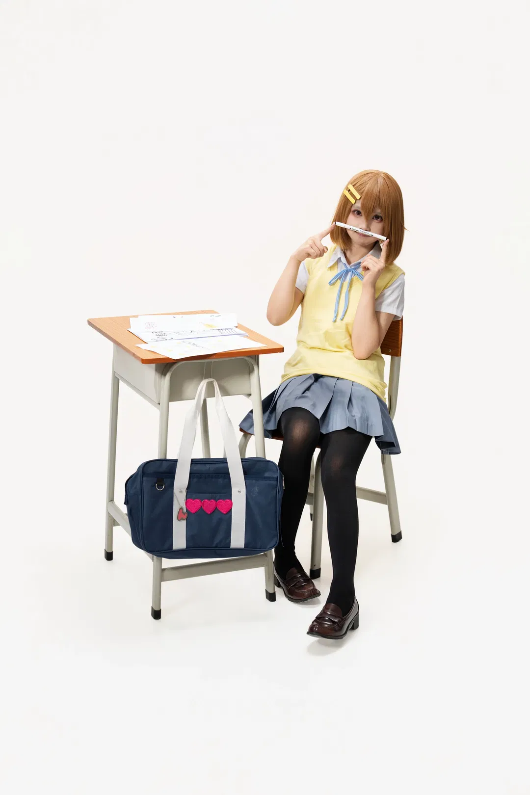 【平澤唯cos】輕音少女白棚動作參考，捕捉日常的靈動瞬間 - 第 5 張