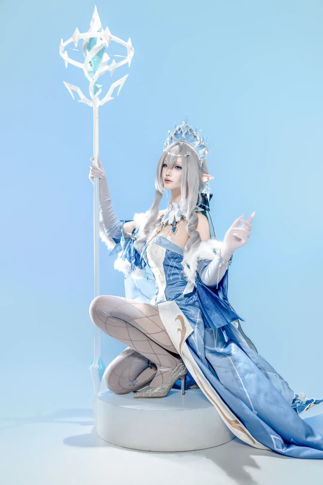 【冰之女皇cos】至冬的威嚴與清冷 - 第 5 張