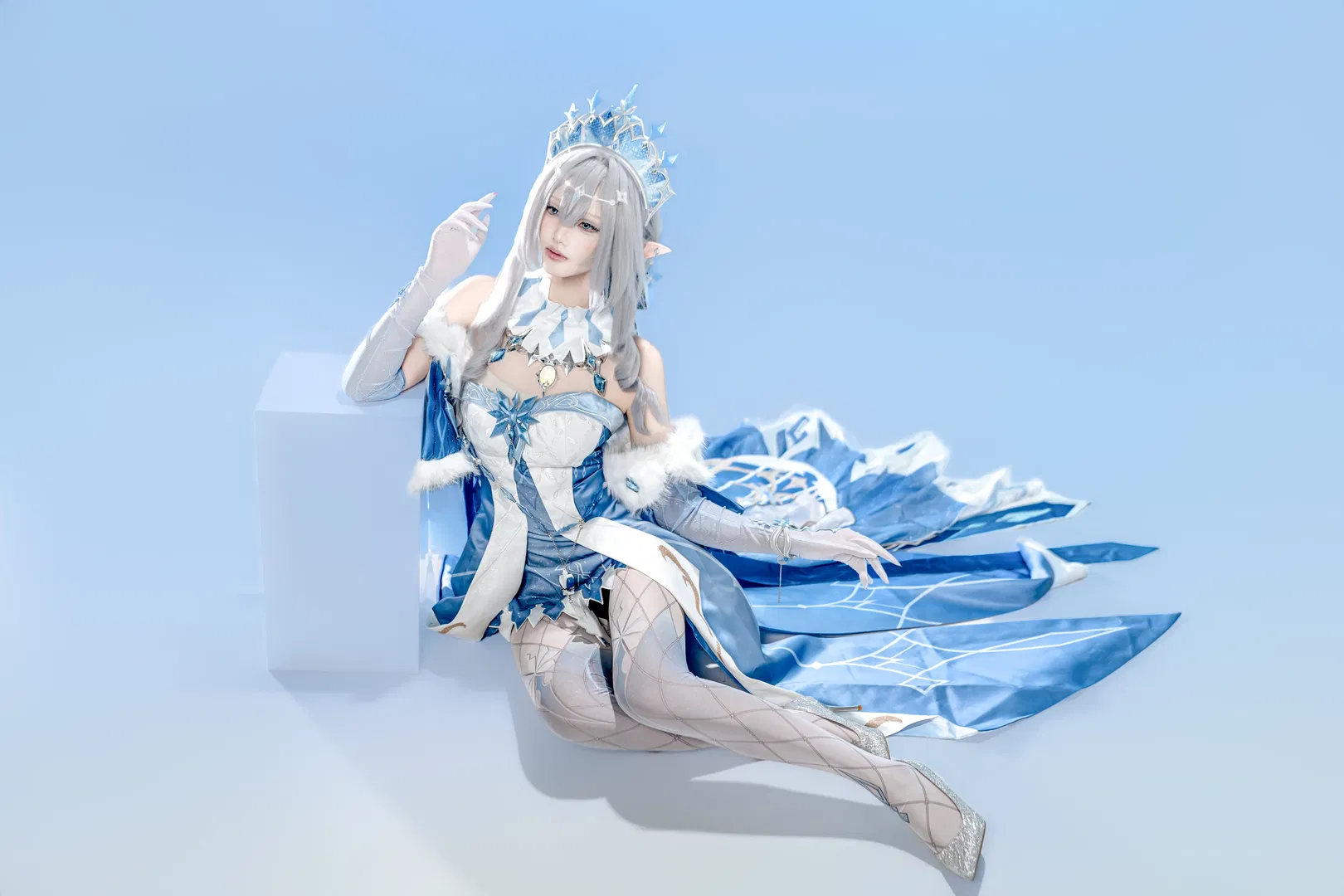 【冰之女皇cos】至冬的威嚴與清冷 - 第 7 張