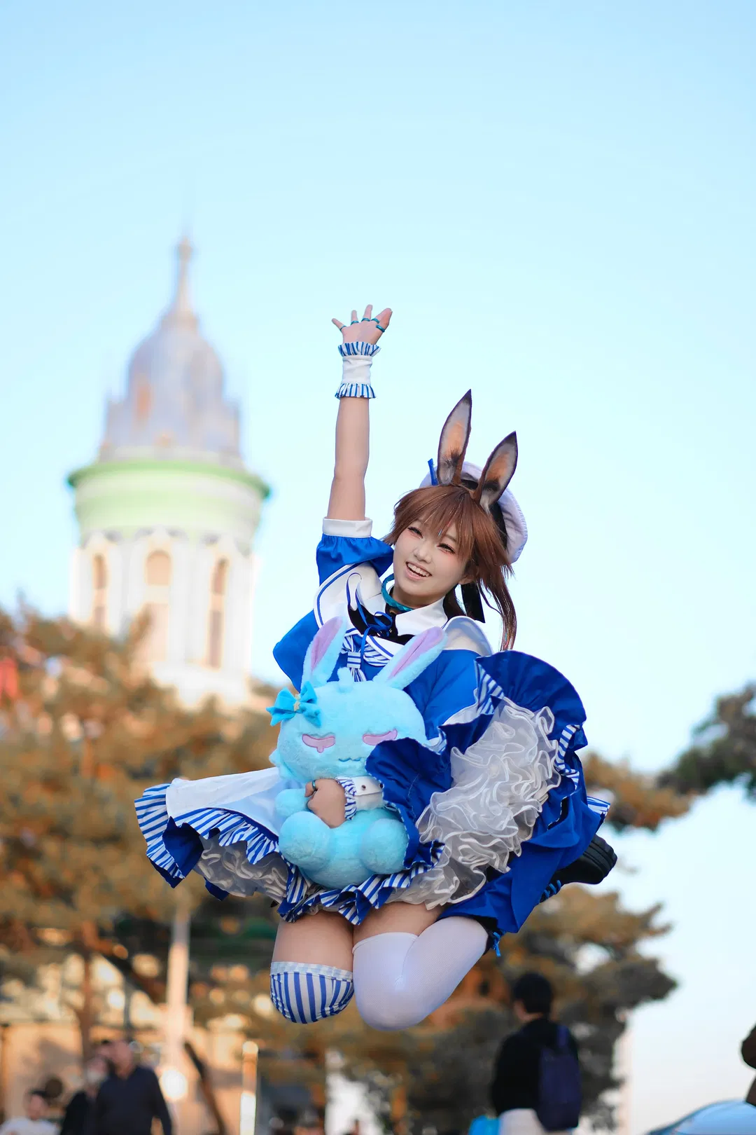 【阿米婭cos】明日方舟兔耳少女的戶外跳躍抓拍 - 第 3 張
