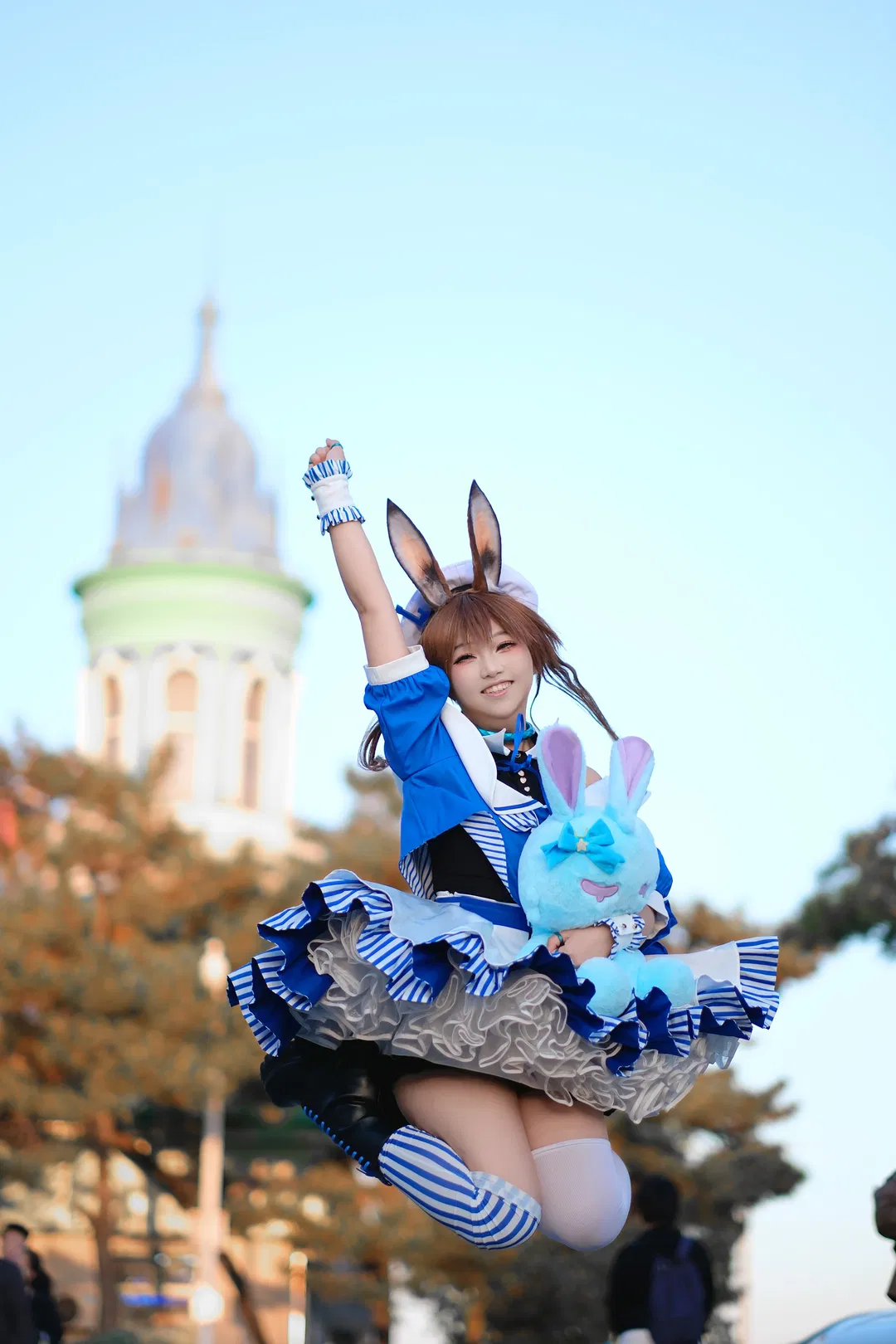 【阿米婭cos】明日方舟兔耳少女的戶外跳躍抓拍 - 第 4 張