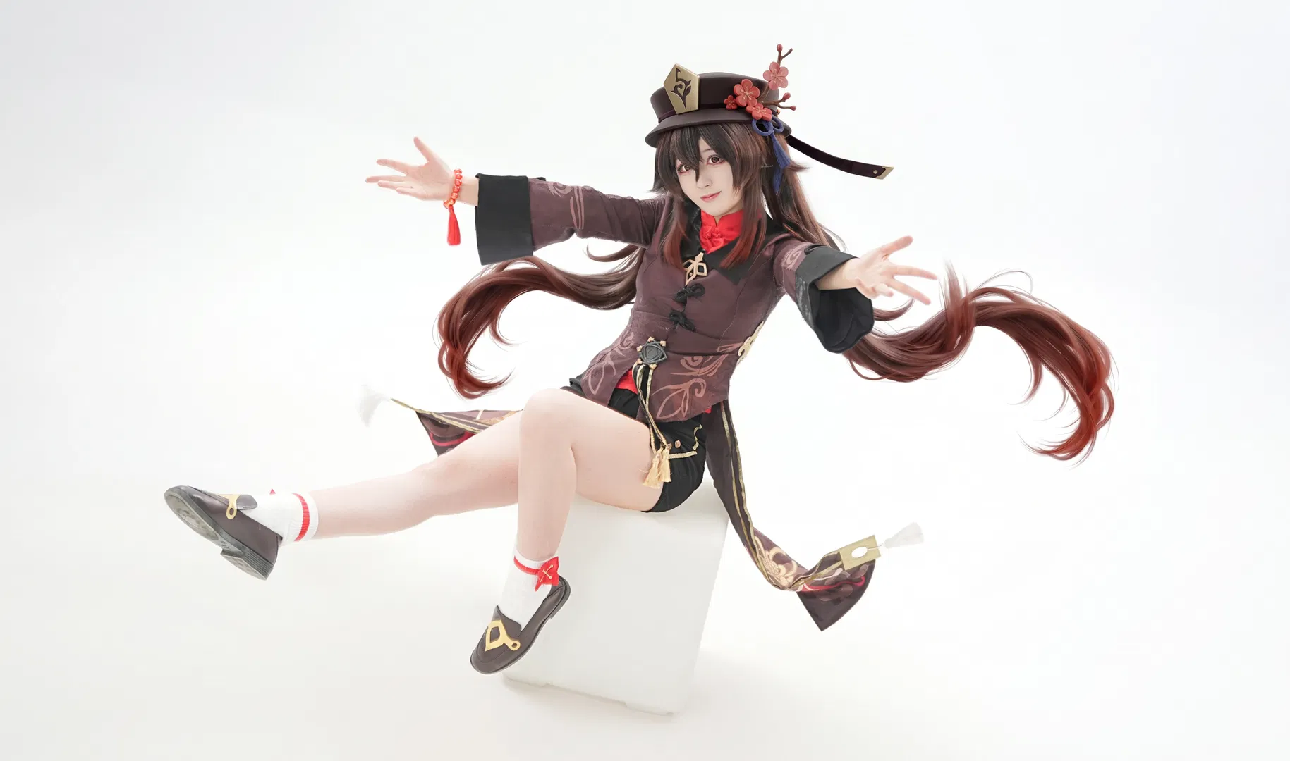 【胡桃cos】原神往生堂堂主，手持护摩之杖登场 - 第 6 张