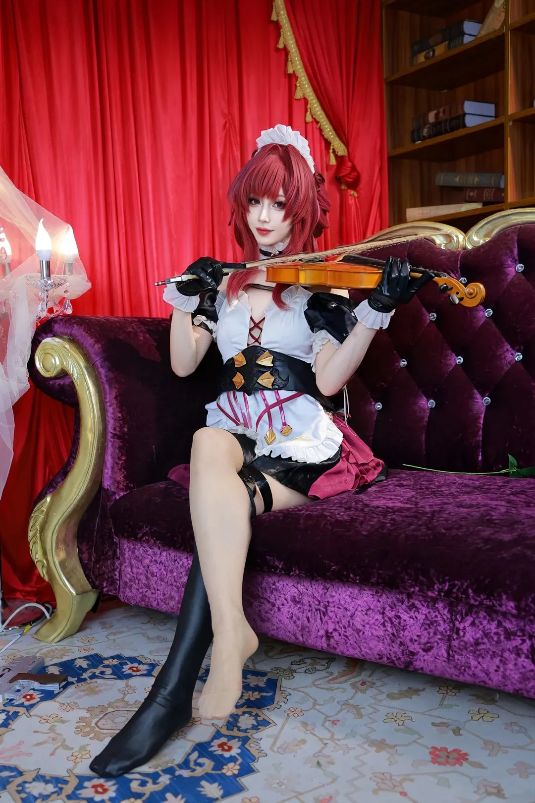 [Kafka cosplay] Honkai: Star Rail: Crimson-Haired Maid Attire Collides with a Vintage Salon - Image 3