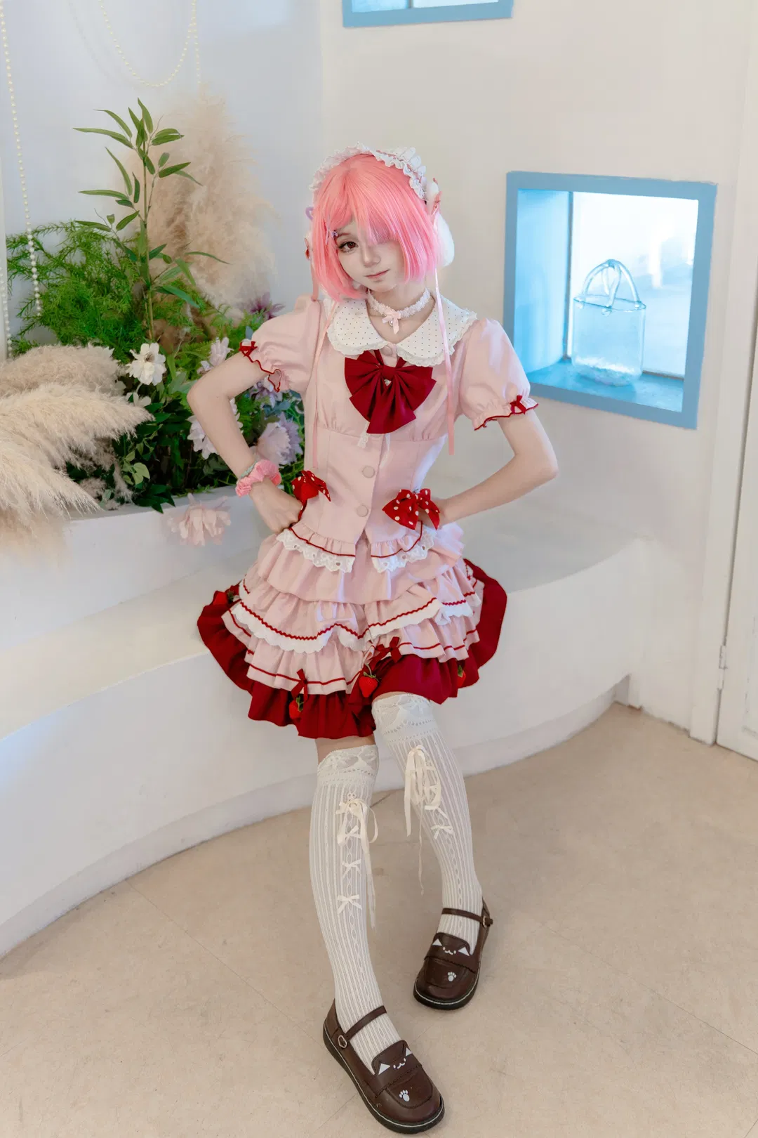 【拉姆cos】粉色咖啡厅里的女仆装细节与动作参考 - 第 2 张