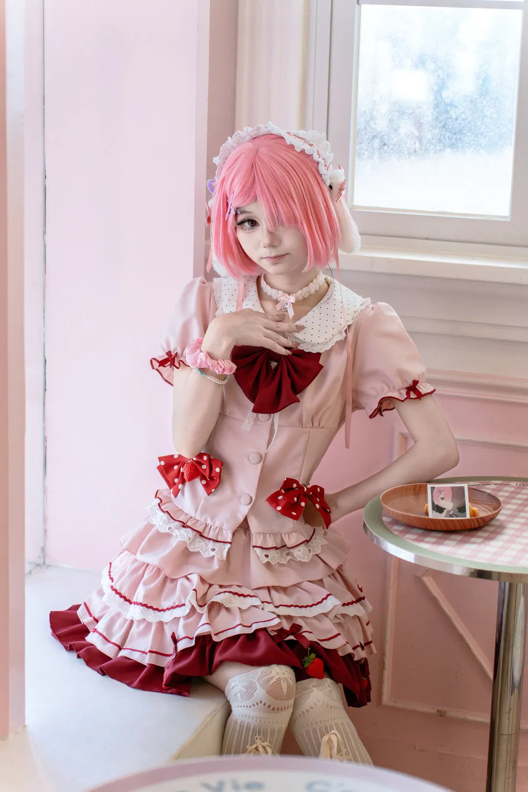 【拉姆cos】粉色咖啡厅里的女仆装细节与动作参考 - 第 7 张