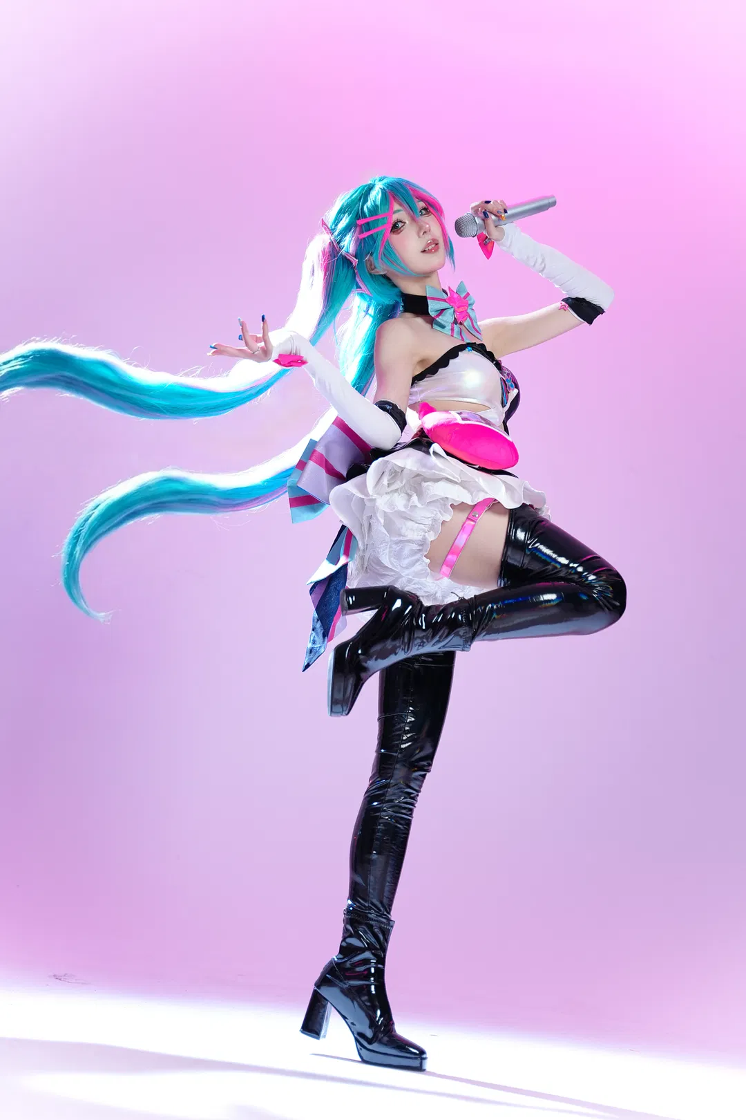 初音未来cos 喵斯快跑联动造型动作参考 - 第 3 张