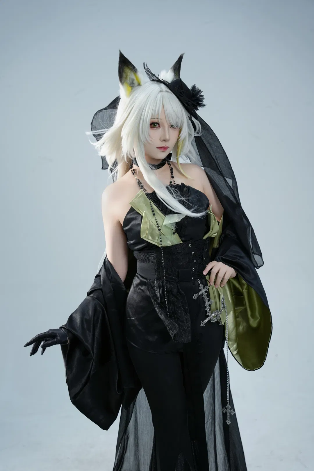 【凯尔希cos】明日方舟主题棚拍动作参考 - 第 3 张