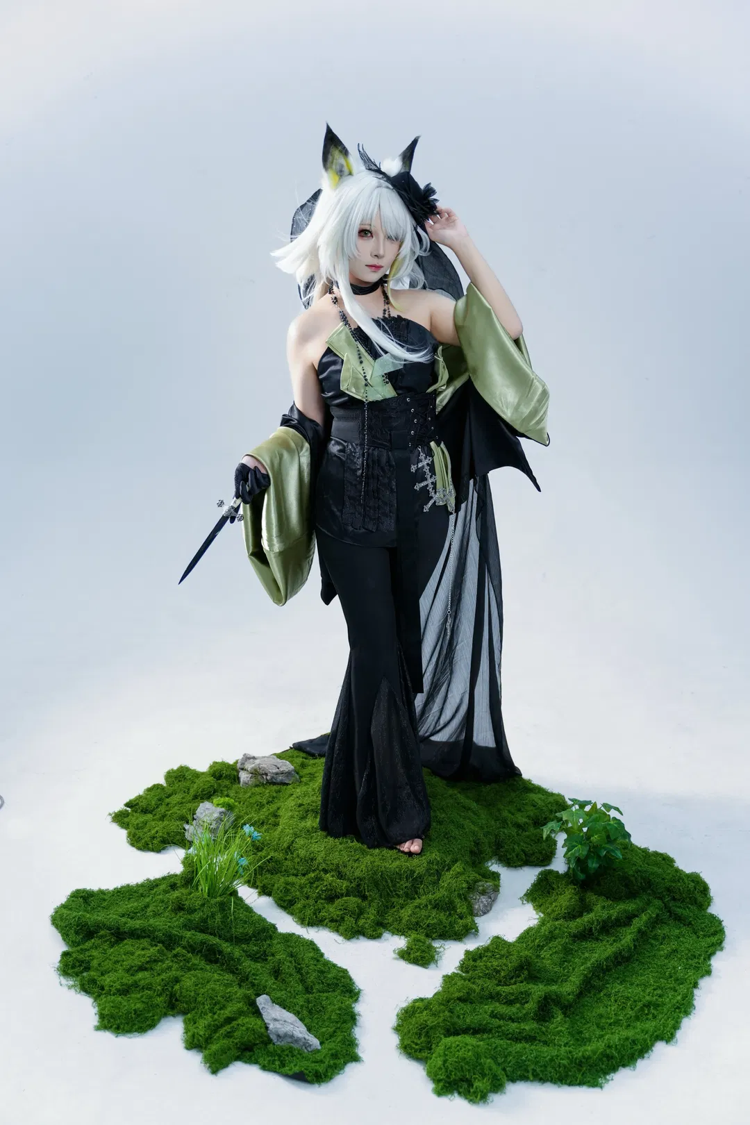 【凯尔希cos】明日方舟主题棚拍动作参考 - 第 8 张