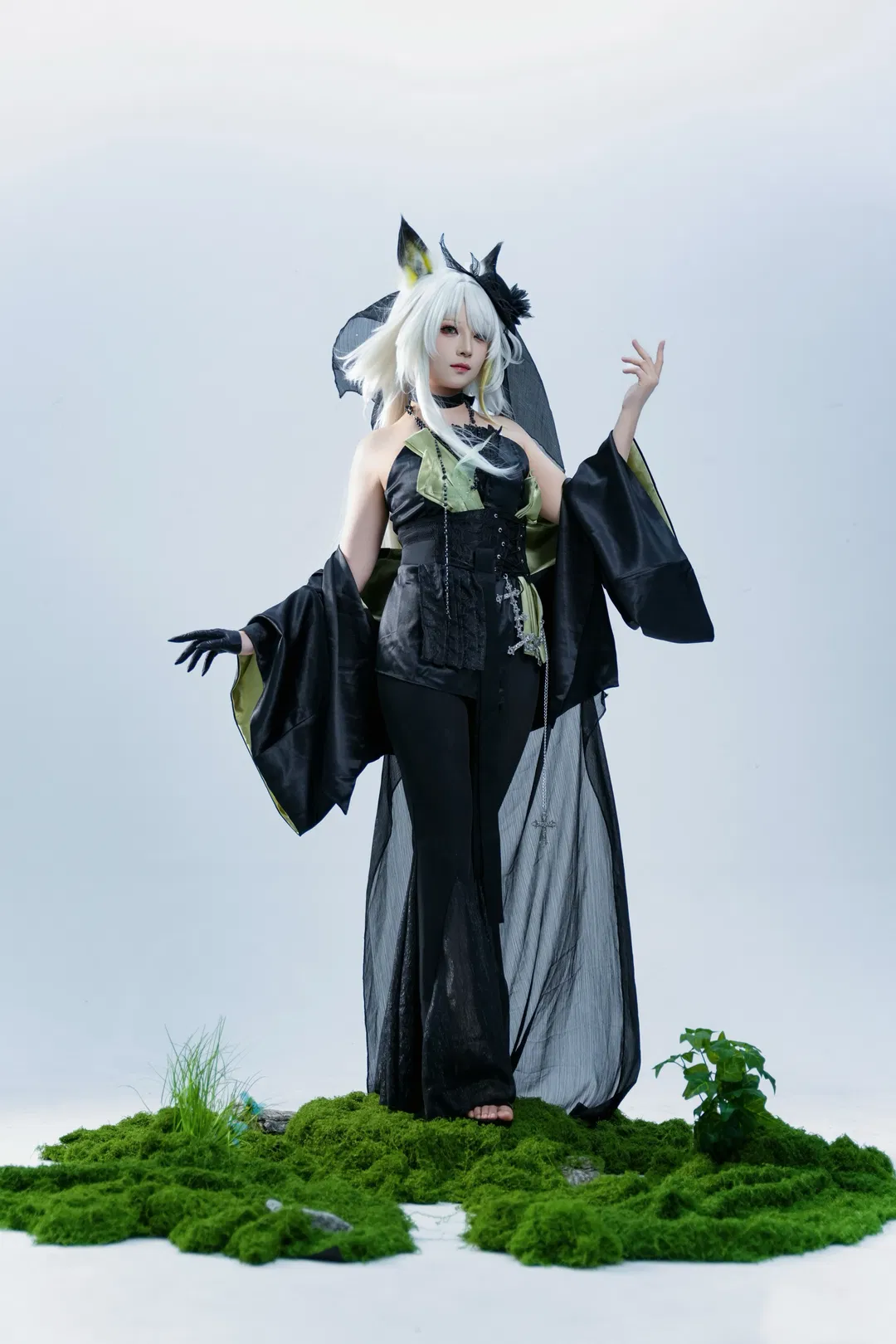 【凯尔希cos】明日方舟主题棚拍动作参考 - 第 9 张