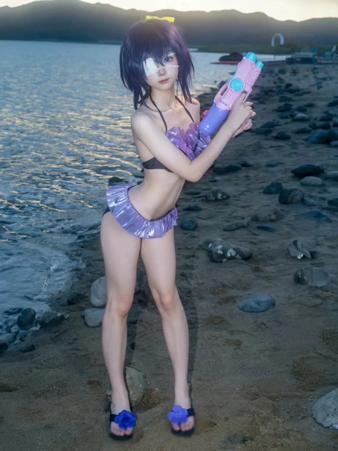 【小鸟游六花cos】暗夜水边的紫色泳装正片 - 第 2 张