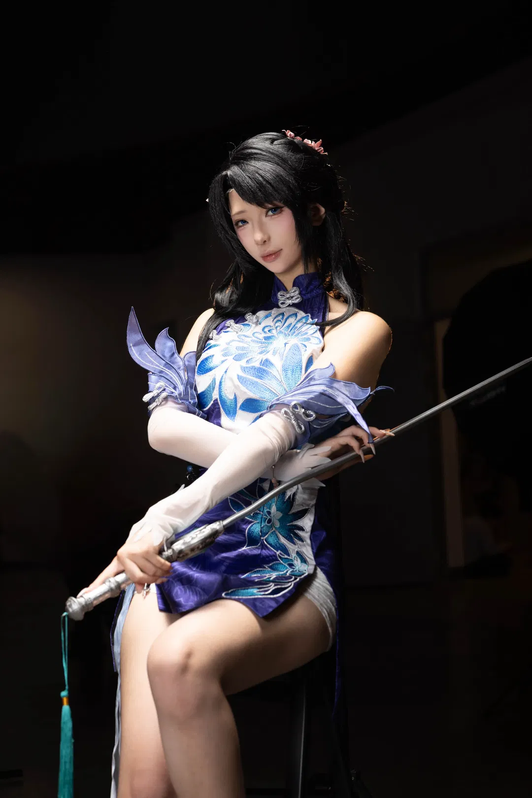 【殷紫萍cos】兰亭月这套蓝紫旗袍配长剑氛围感拉满 - 第 3 张