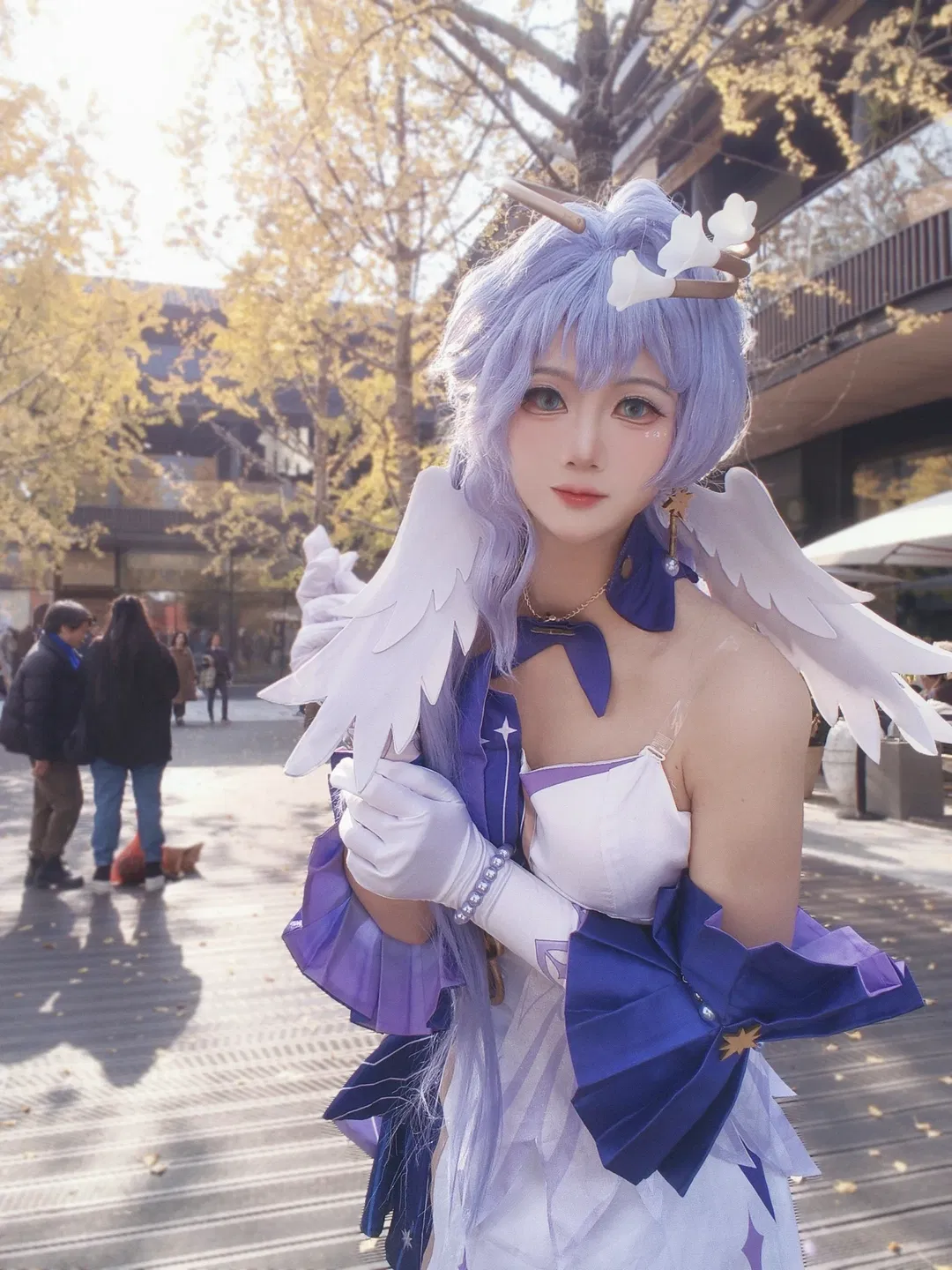【知更鸟cos】崩坏星穹铁道秋日银杏下的展翅小鸟 - 第 4 张