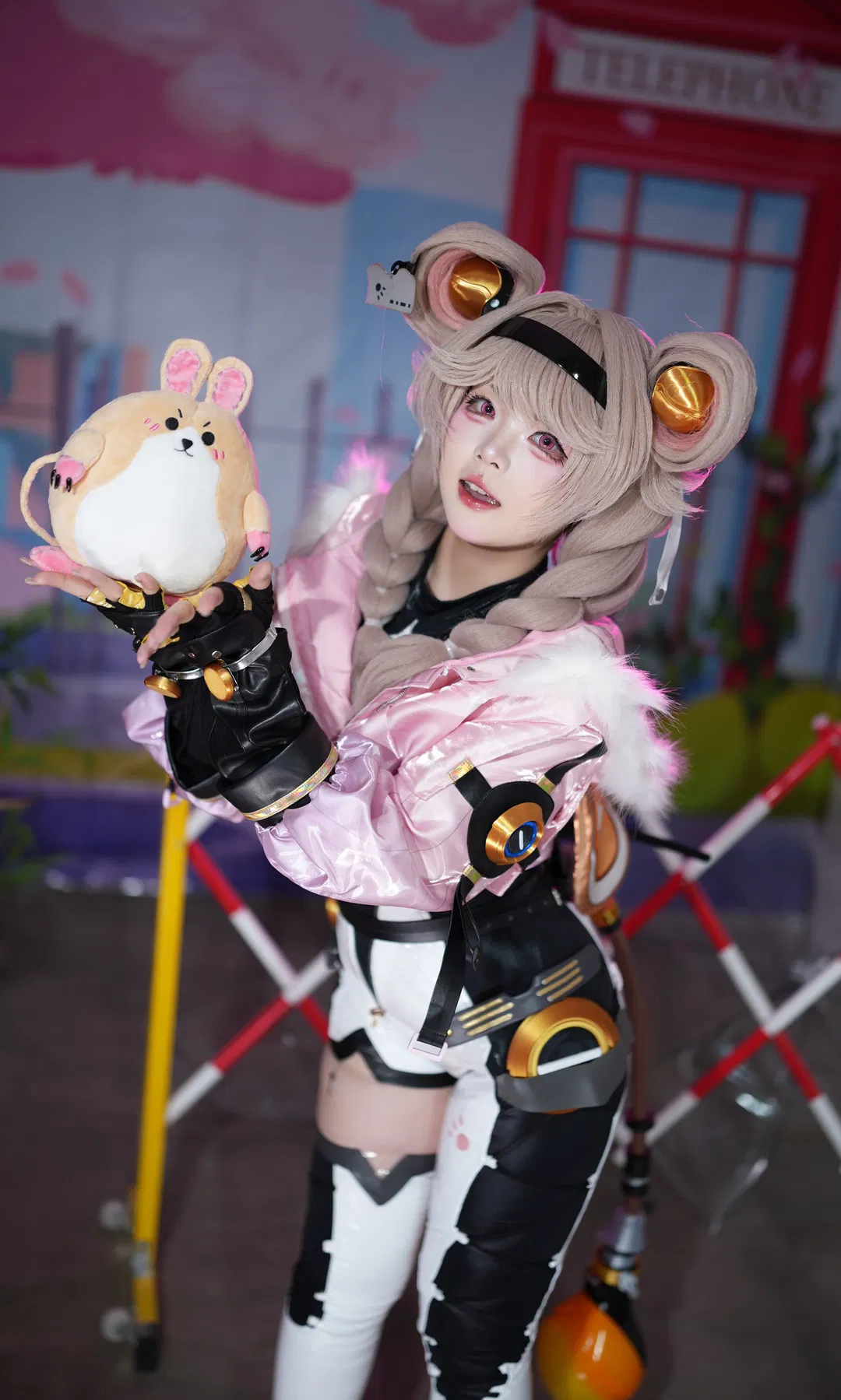 【灯灯cos】鸣潮这套亮面机能风装扮真的太可爱了 - 第 1 张