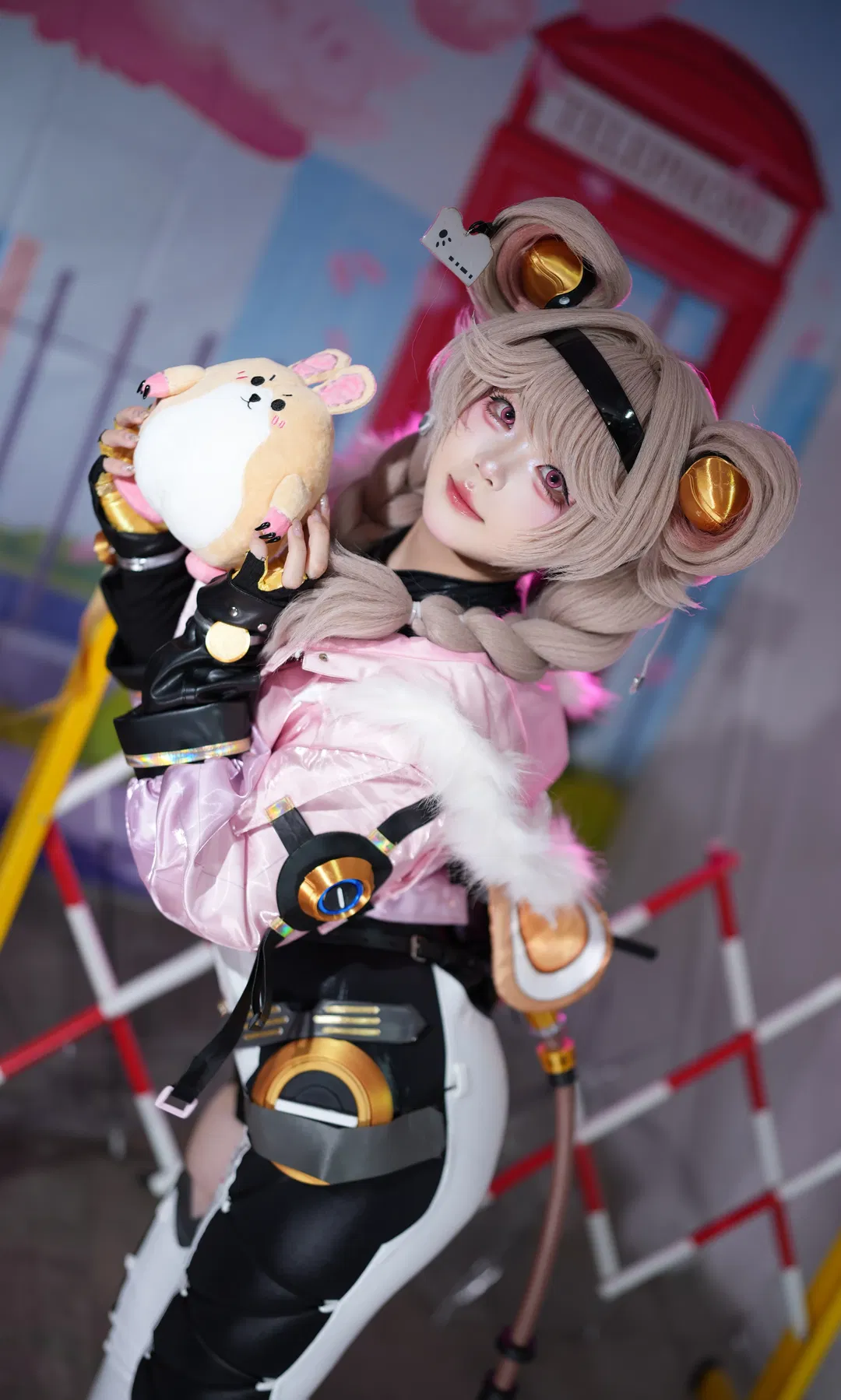 【灯灯cos】鸣潮这套亮面机能风装扮真的太可爱了 - 第 3 张