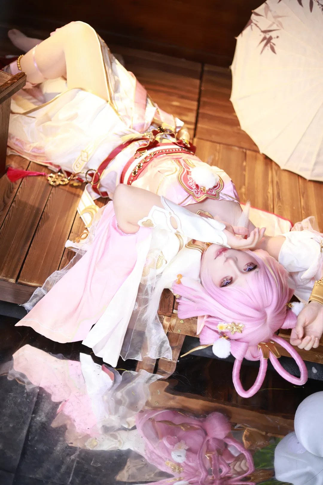 【爱莉希雅cos】愿逐月华流照君，霁月婵娟的绝美瞬间 - 第 11 张