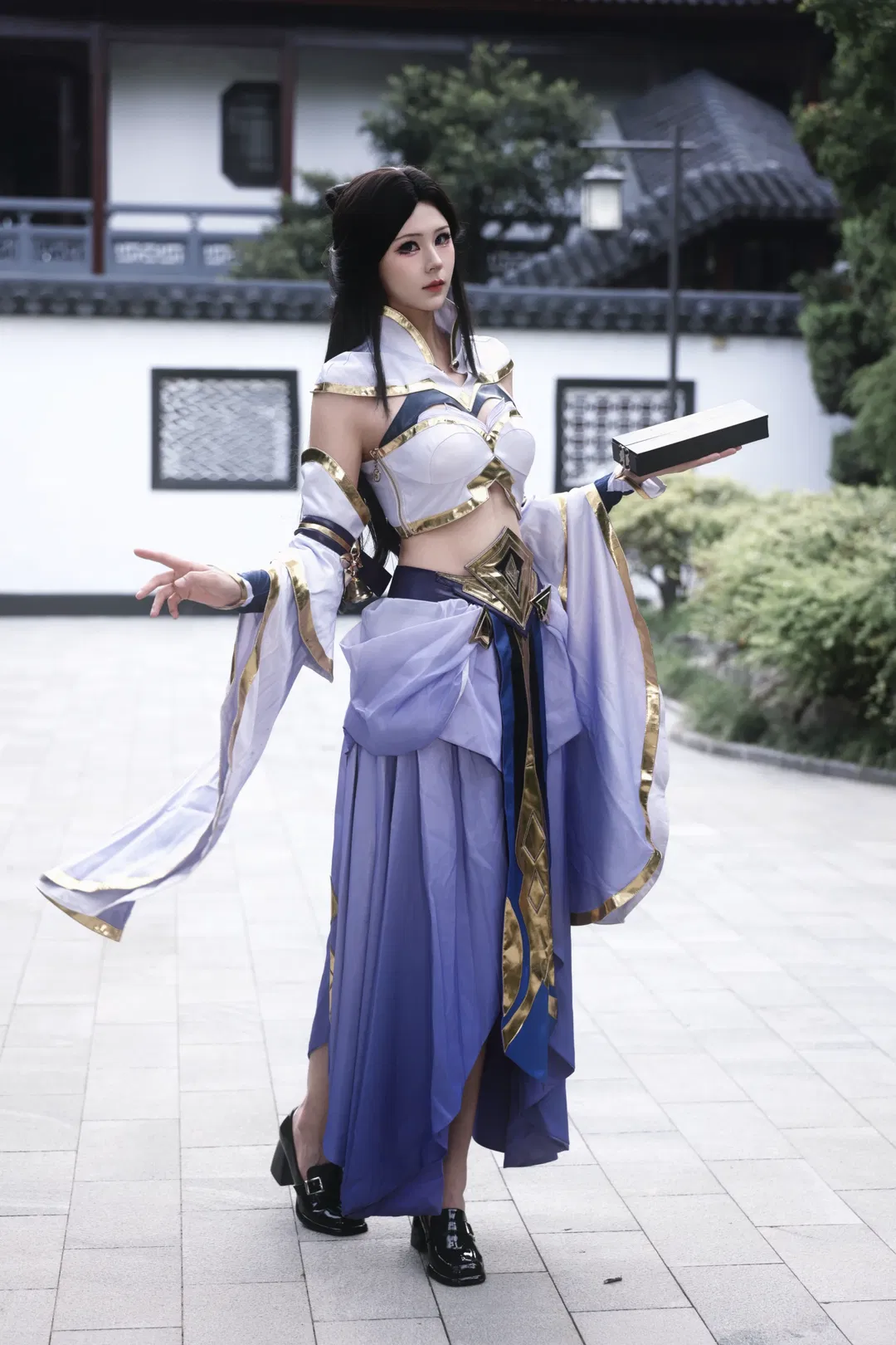 【露娜cos】王者荣耀紫霞，竹林石栏间的执剑身影 - 第 2 张