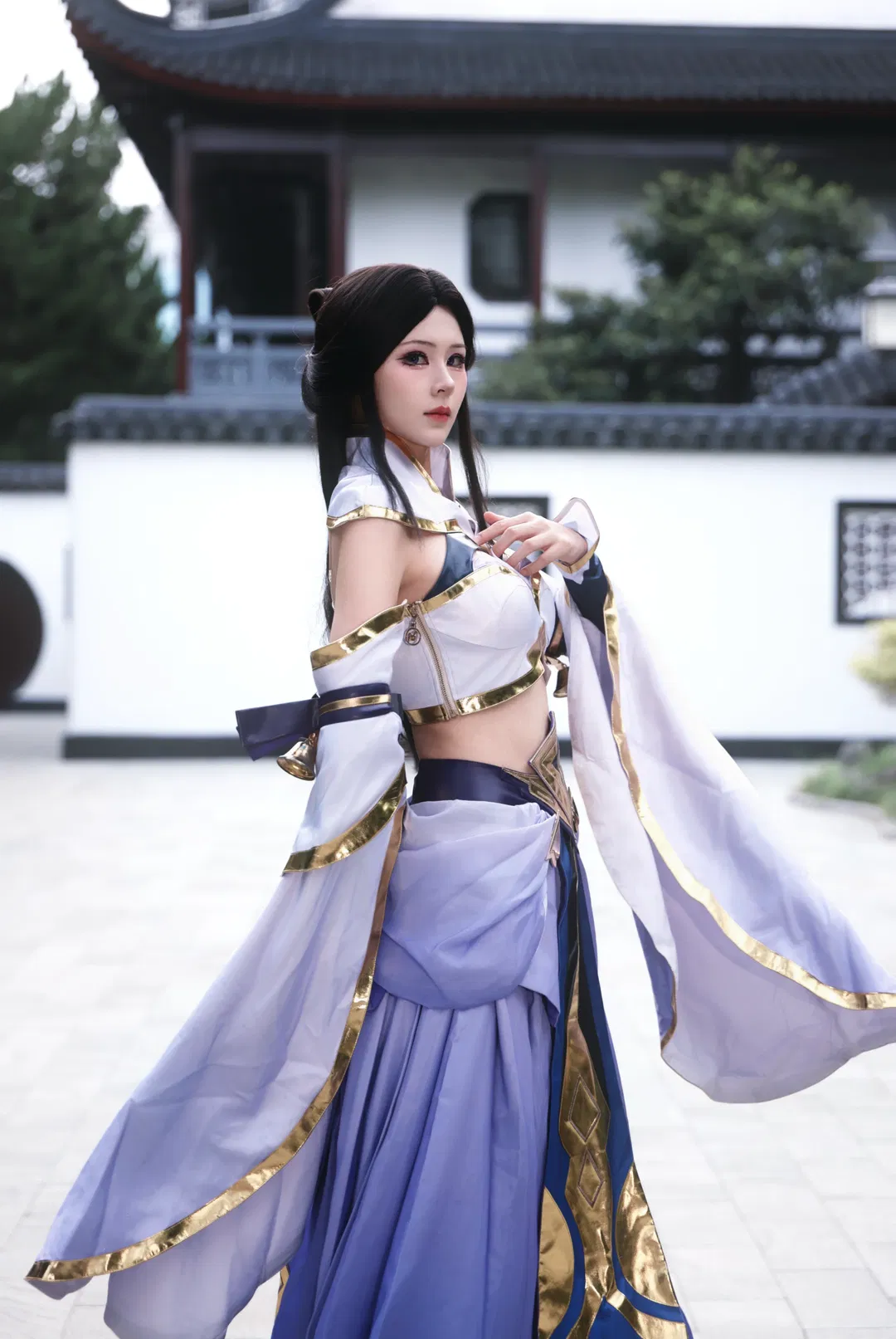 【露娜cos】王者荣耀紫霞，竹林石栏间的执剑身影 - 第 3 张