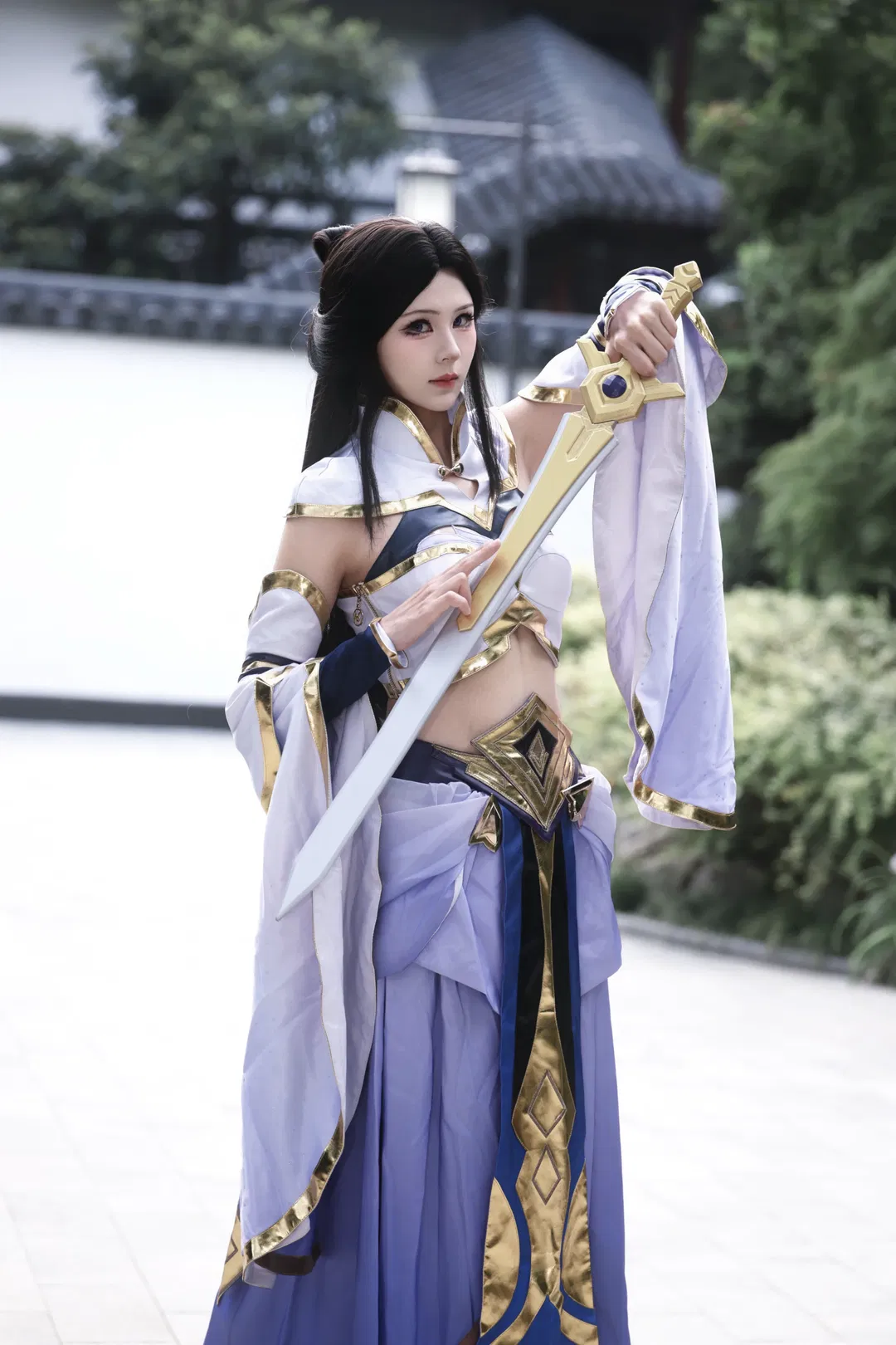 【露娜cos】王者荣耀紫霞，竹林石栏间的执剑身影 - 第 4 张