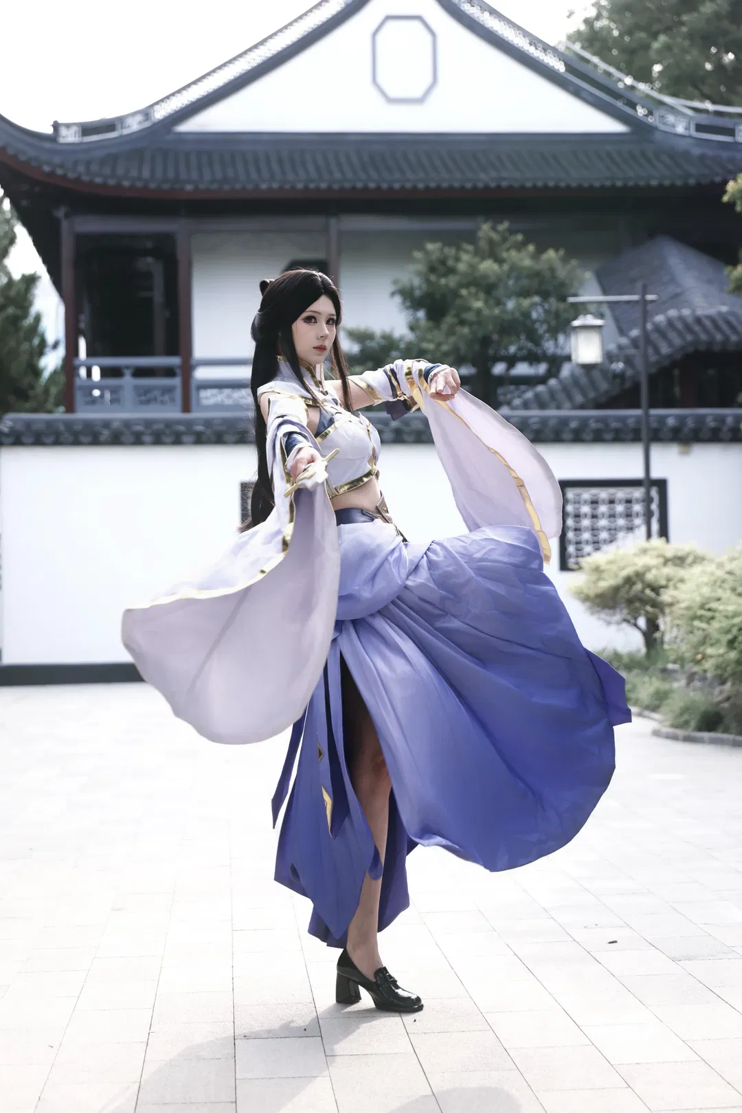 【露娜cos】王者荣耀紫霞，竹林石栏间的执剑身影 - 第 6 张
