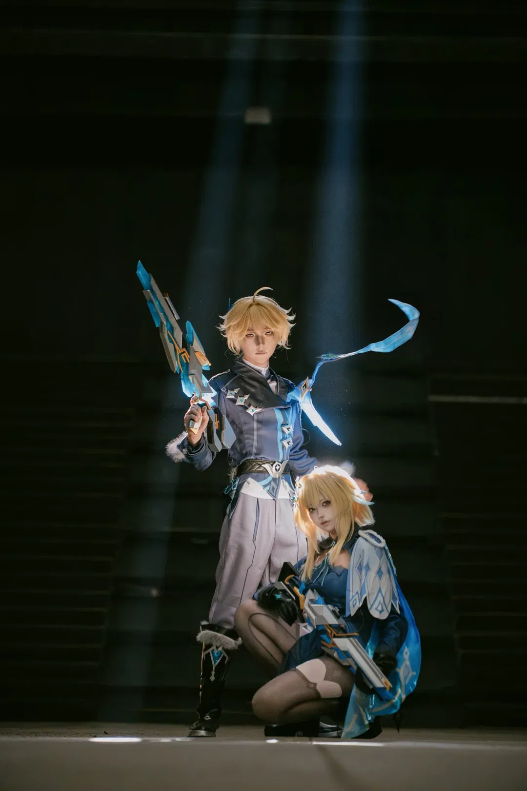 【原神空荧cos】至冬冬狩夜巡：破洞漏光下的双子降临