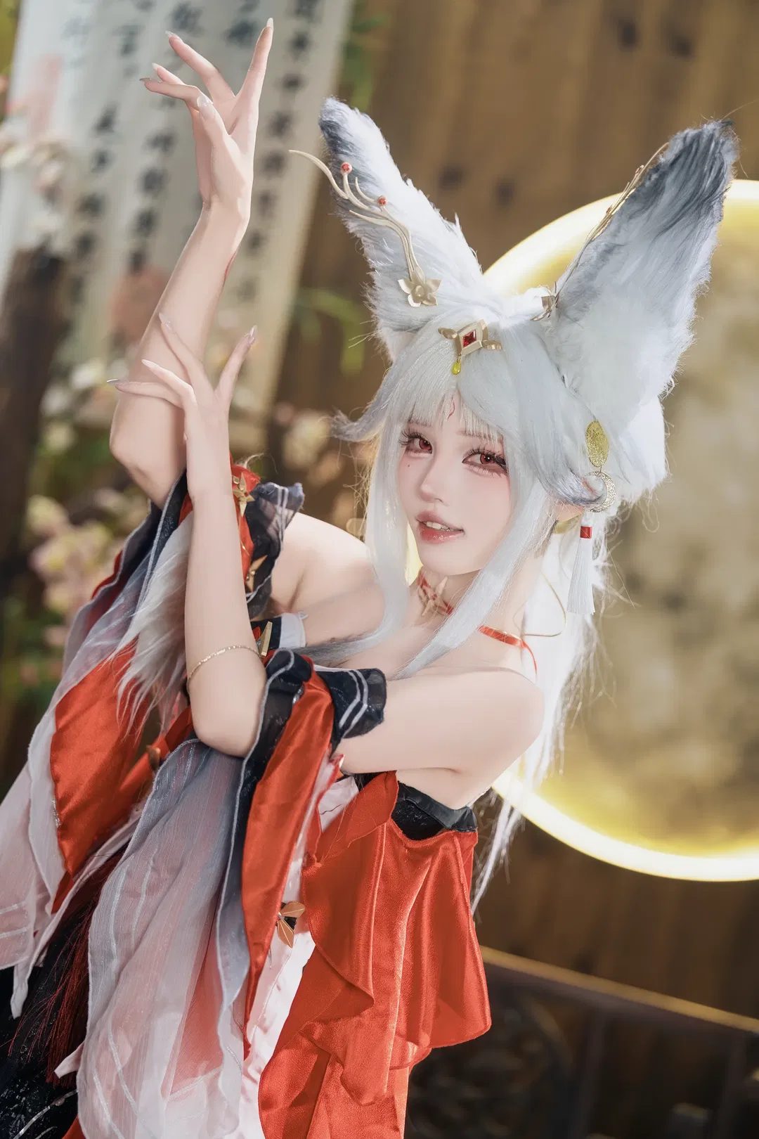 【心月狐cos】鸣潮红白黑交织的狐系幻梦 - 第 10 张