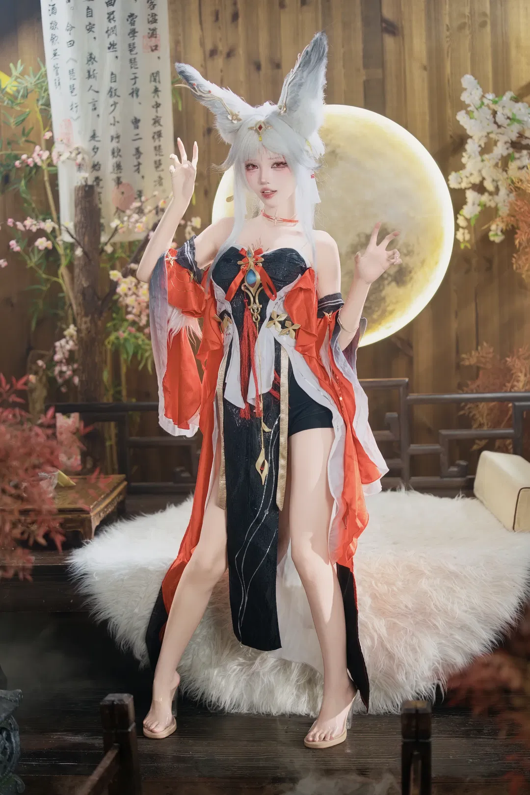 【心月狐cos】鸣潮红白黑交织的狐系幻梦 - 第 6 张