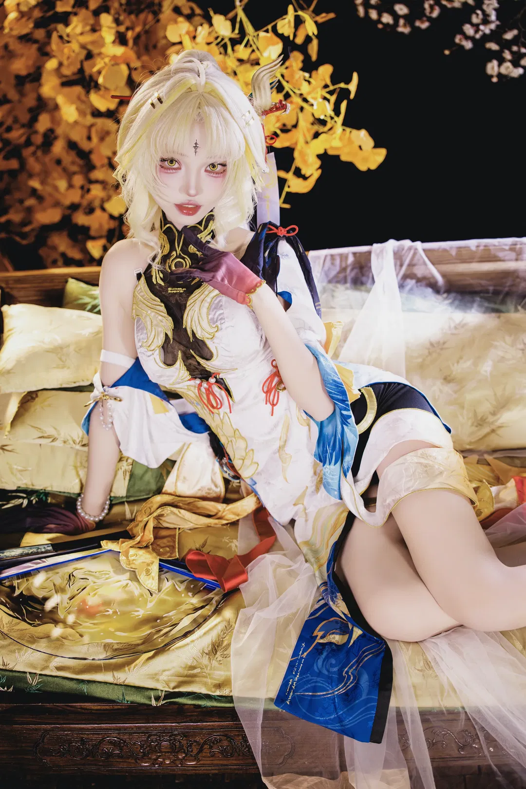 【穗穗cos】鸣潮国风幻想，银杏月下的静谧时光 - 第 2 张