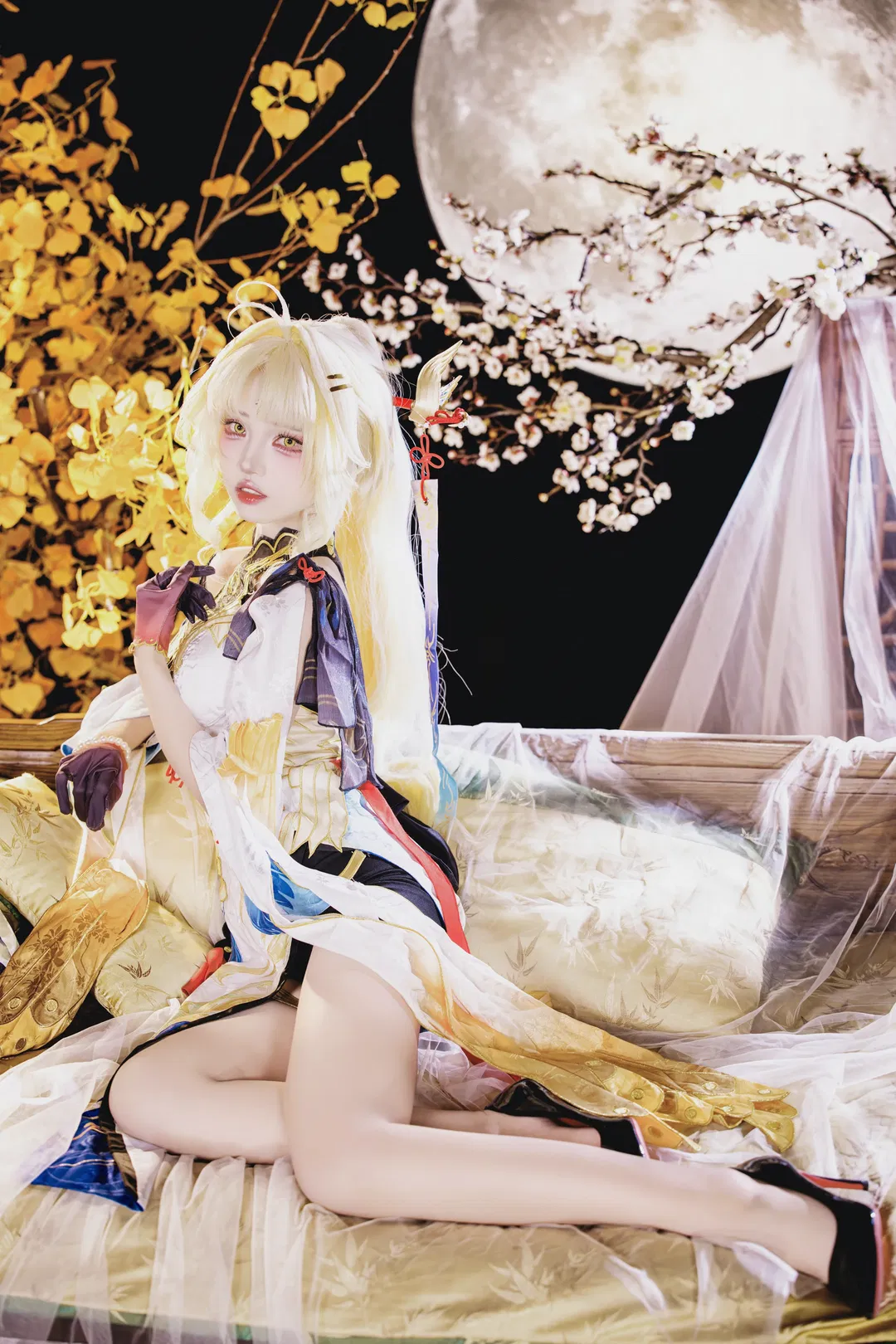 【穗穗cos】鸣潮国风幻想，银杏月下的静谧时光 - 第 3 张