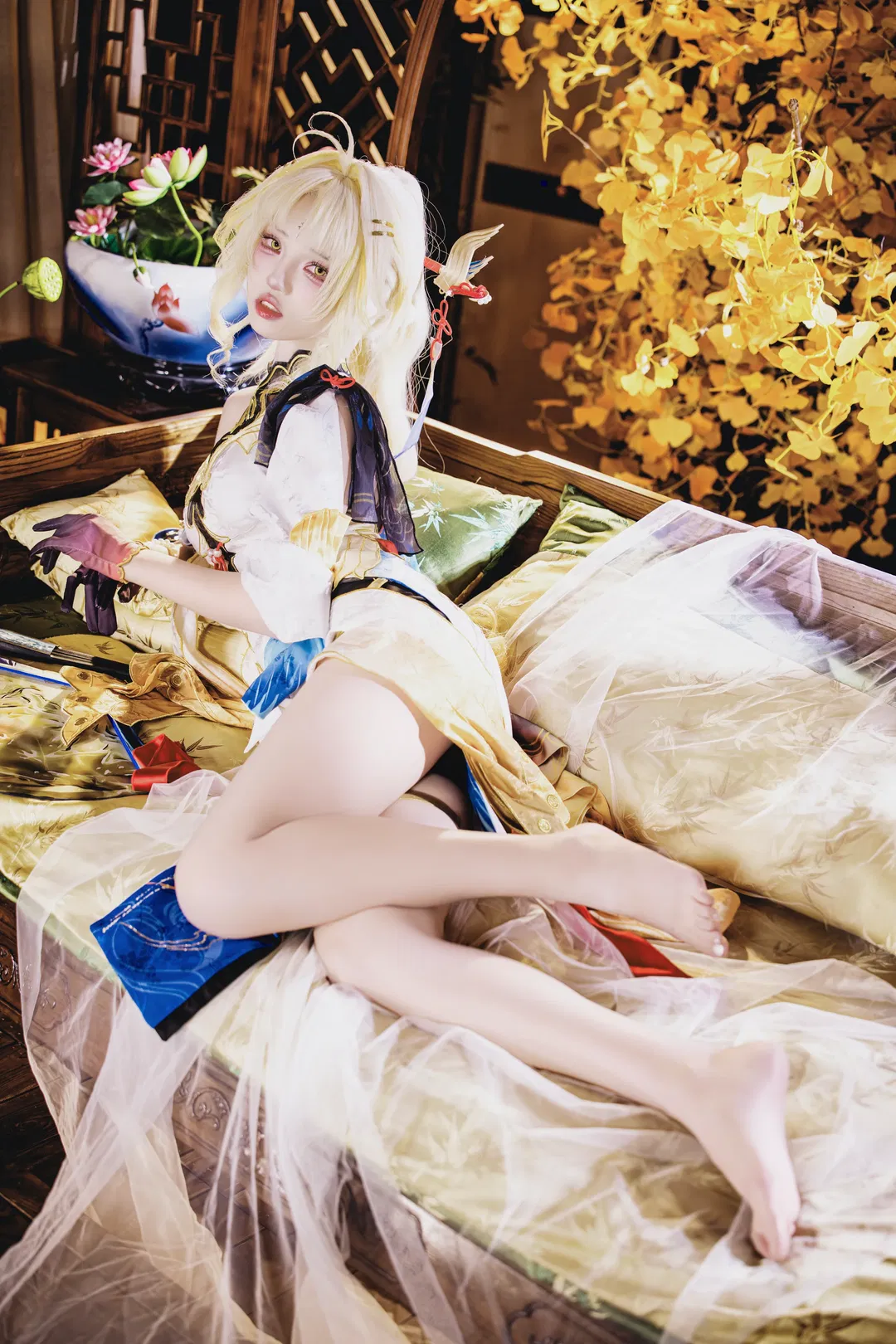 【穗穗cos】鸣潮国风幻想，银杏月下的静谧时光 - 第 4 张