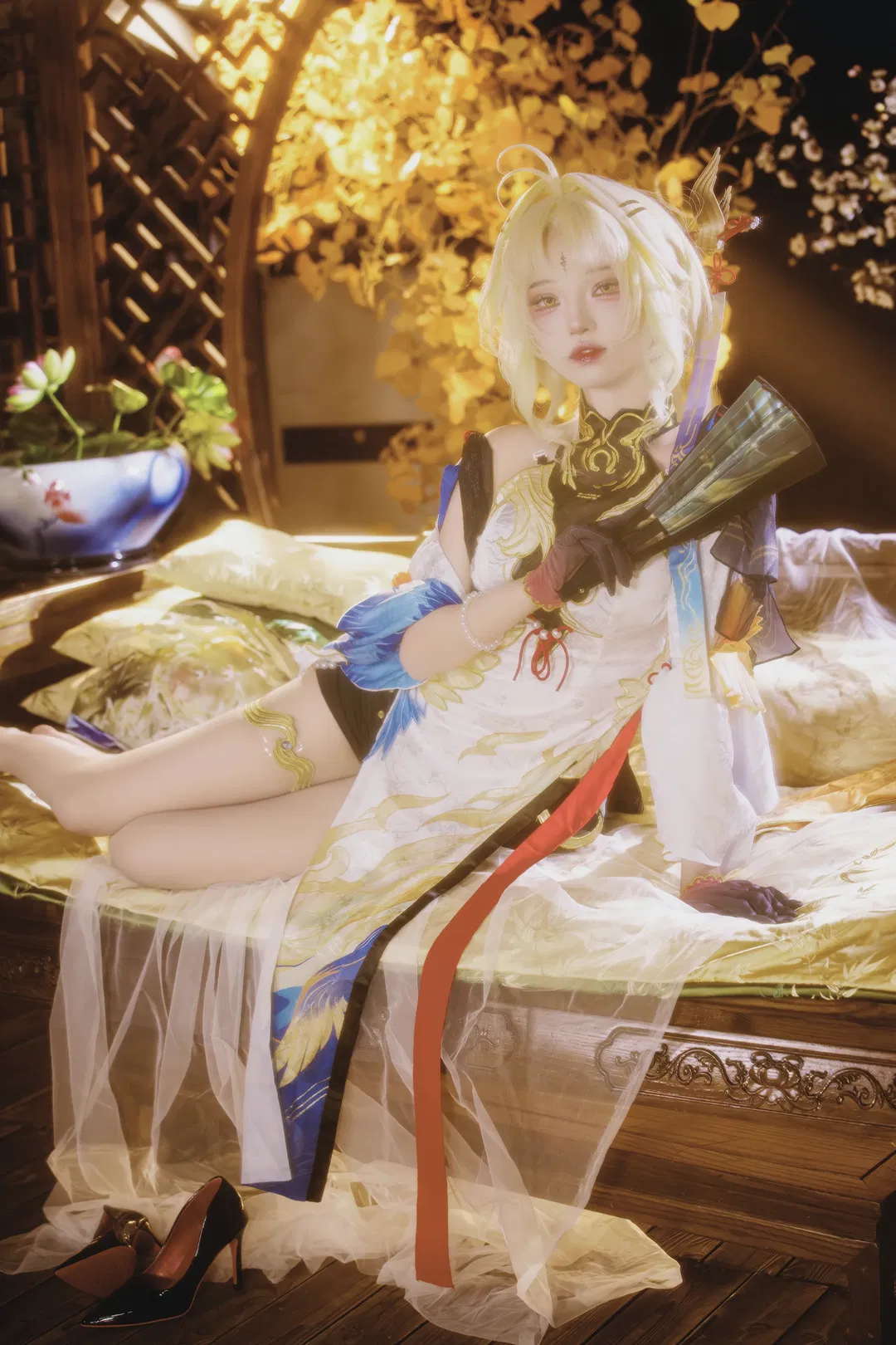【穗穗cos】鸣潮国风幻想，银杏月下的静谧时光 - 第 5 张
