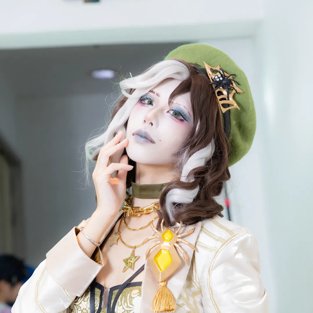 第五人格调酒师cos，微醺氛围下的静安大悦城场照 - 第 2 张