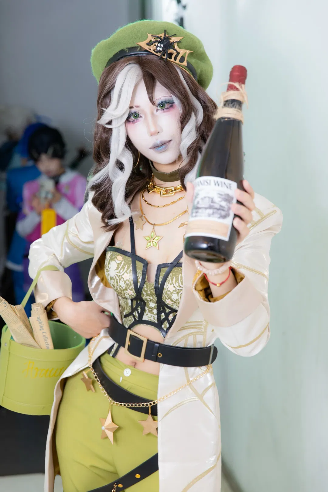 第五人格调酒师cos，微醺氛围下的静安大悦城场照 - 第 4 张