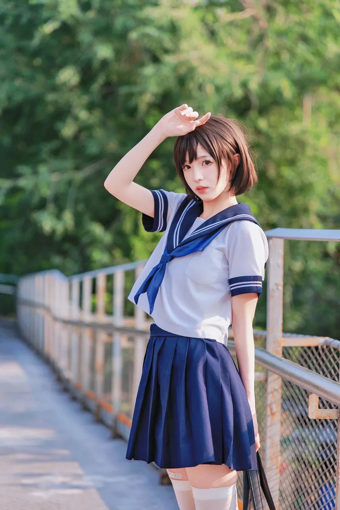 穿上水手服去公園拍一組二次元JK寫真 - 第 1 張