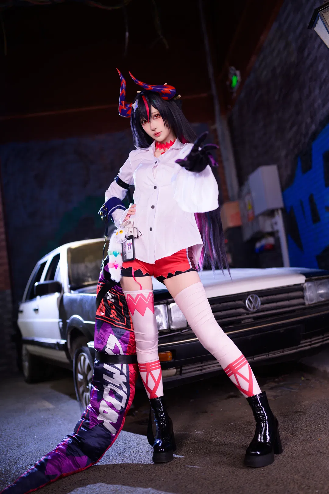 异环真红cos 赛博夜街的赤色恶魔 - 第 6 张