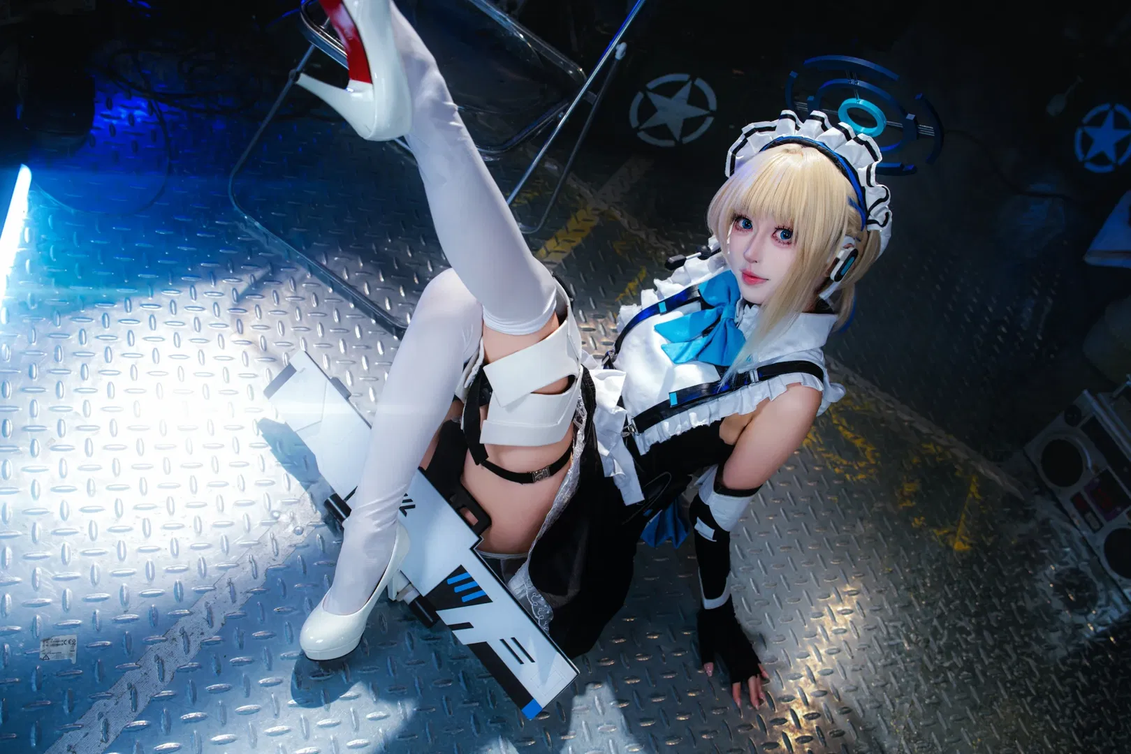 [Asuma Toki cosplay] Blue Archive Maid outfit stretching exercises - Image 3