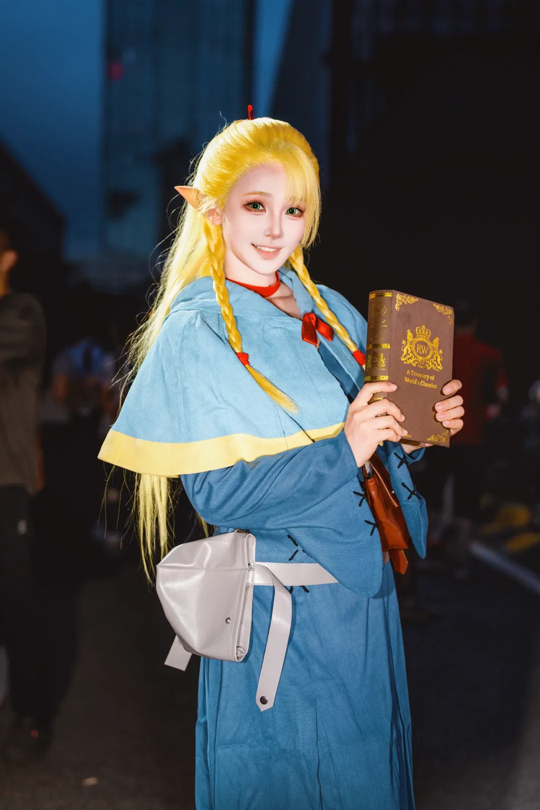 【玛露希尔cos】迷宫饭魔物料理研发员出动，萤火虫漫展夜景返图 - 第 3 张