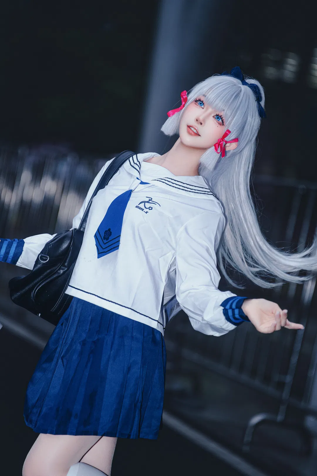 【神里绫华cos】雨夜放学后的提瓦特漫步 - 第 5 张
