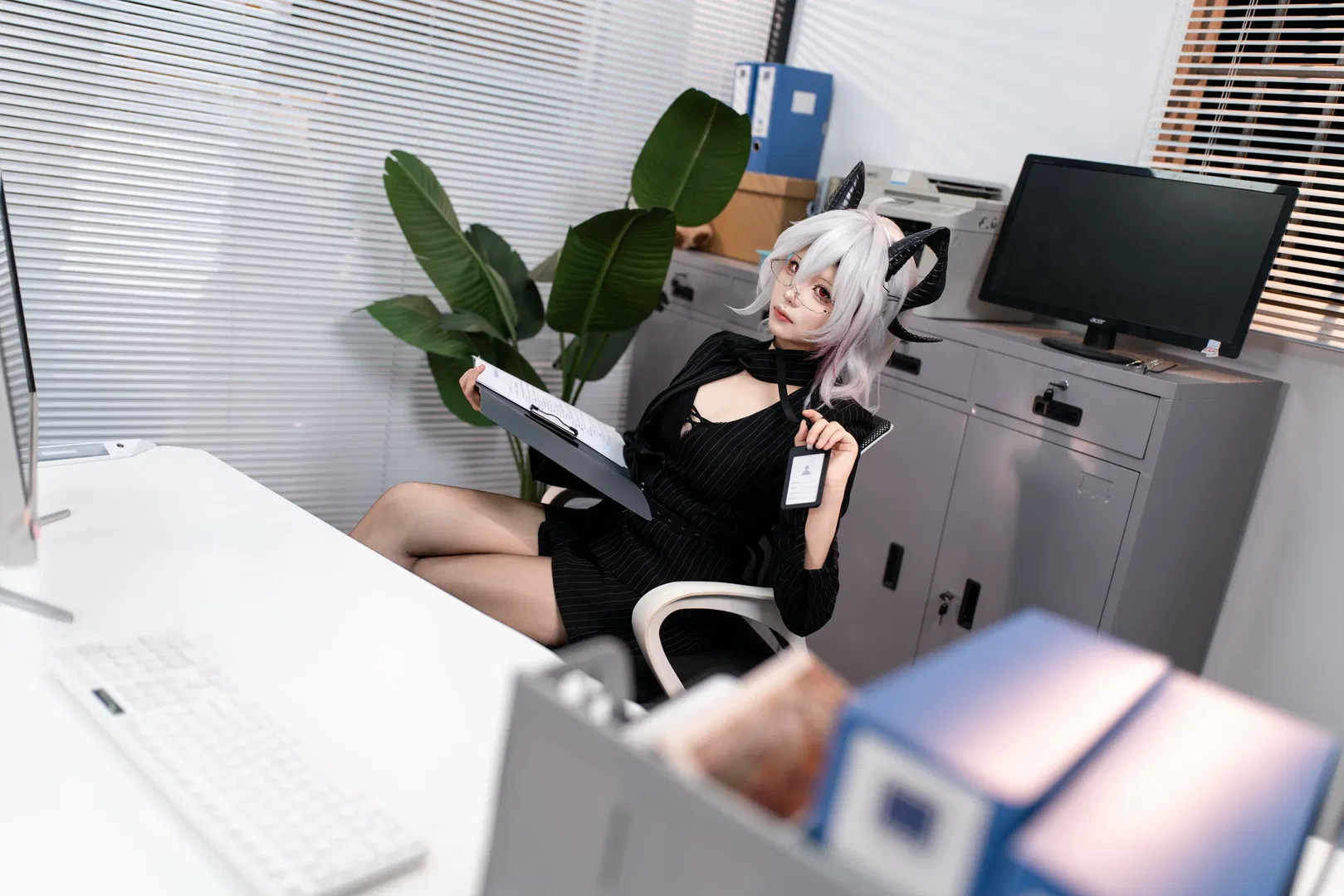 【赞妮cos】鸣潮赞妮的办公室OL打工记 - 第 6 张