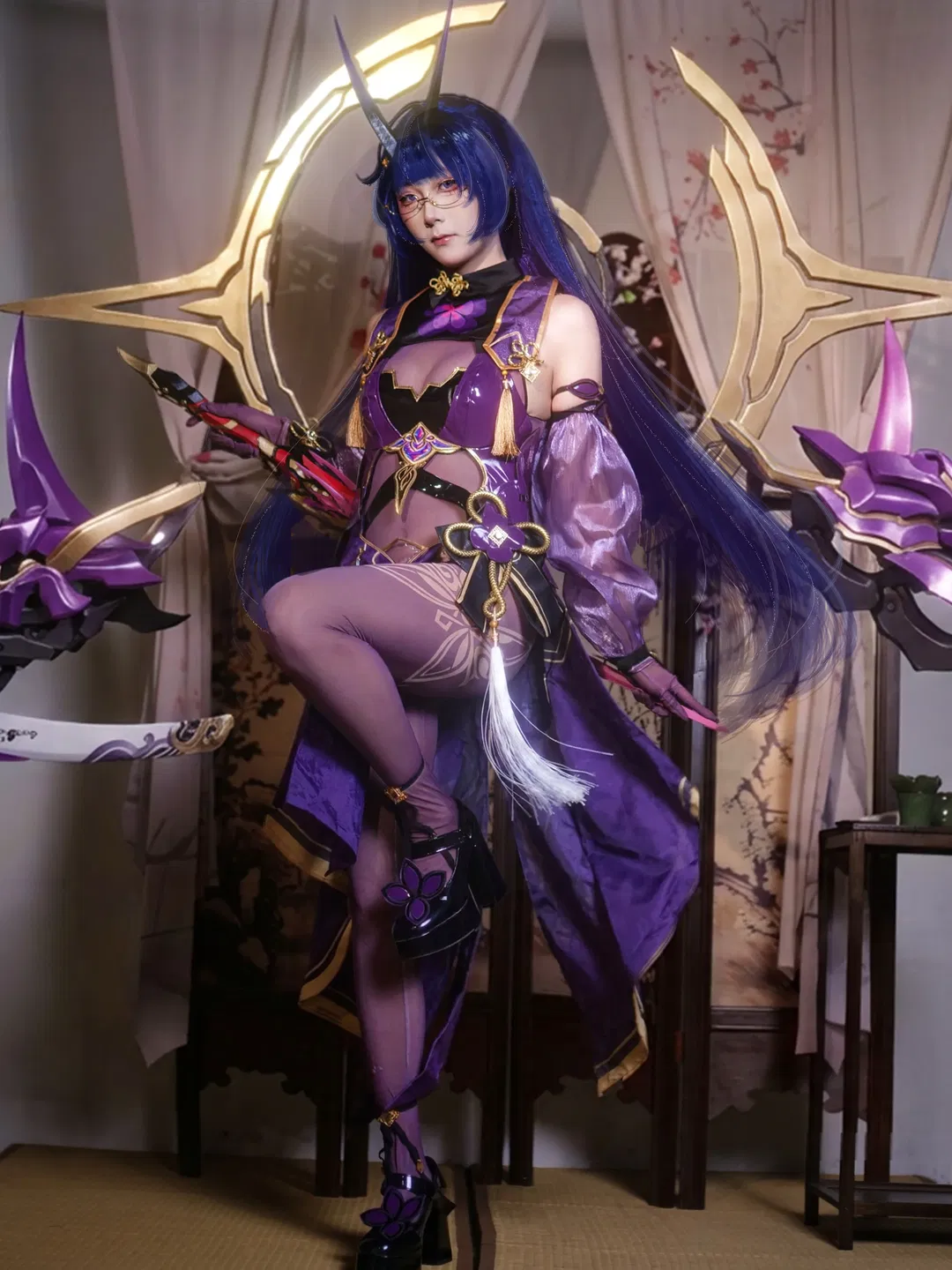 【雷电芽衣cos】崩坏三夜雨春澜的凭栏听雨时刻 - 第 1 张