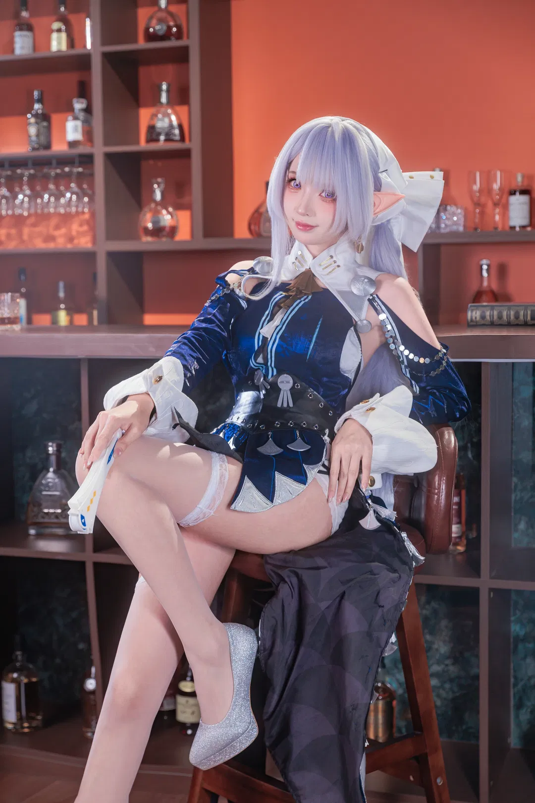 【维琳娜cos】绝区零的优雅特工，酒馆小憩