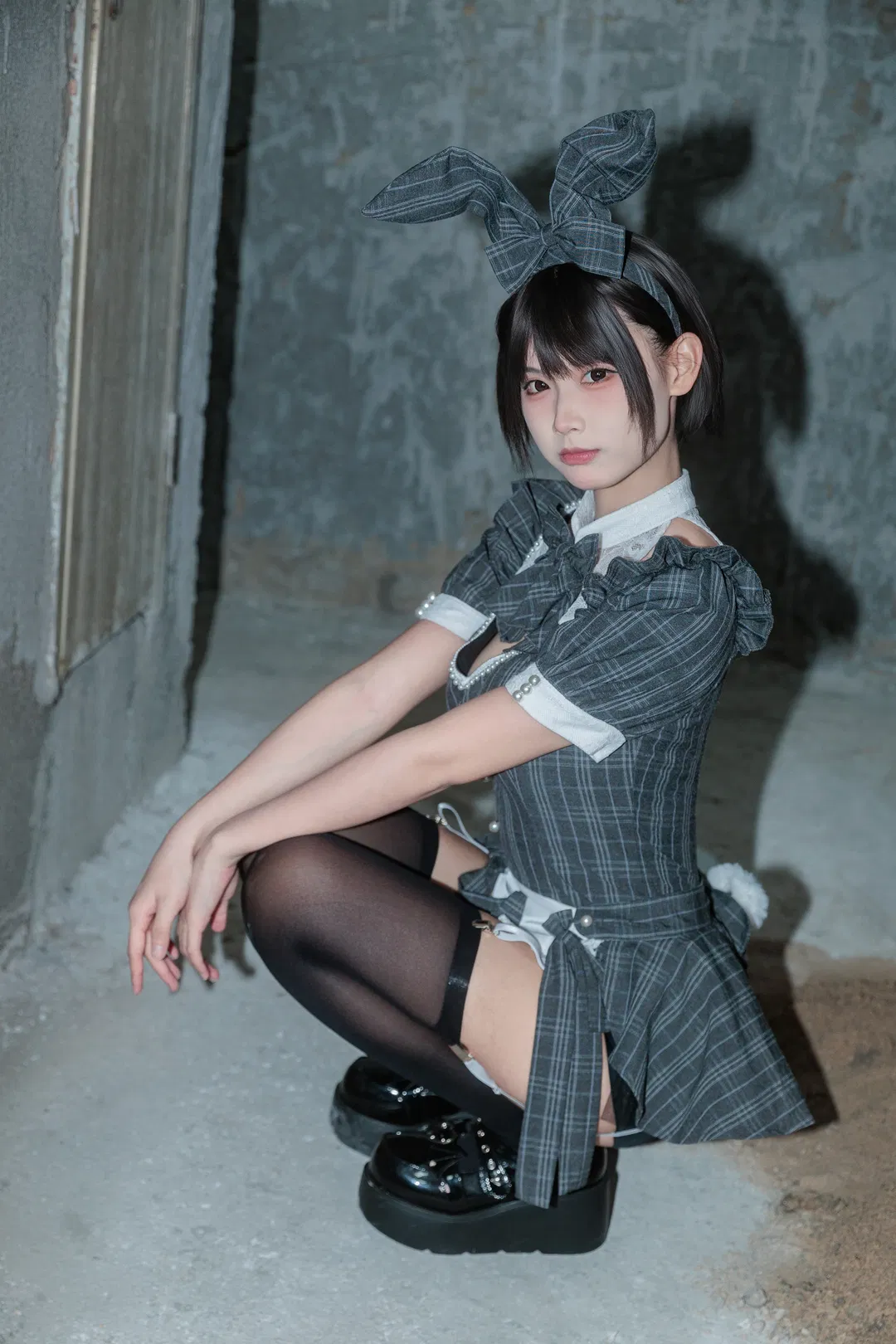 躲进衣柜的格子兔女郎 - 第 6 张