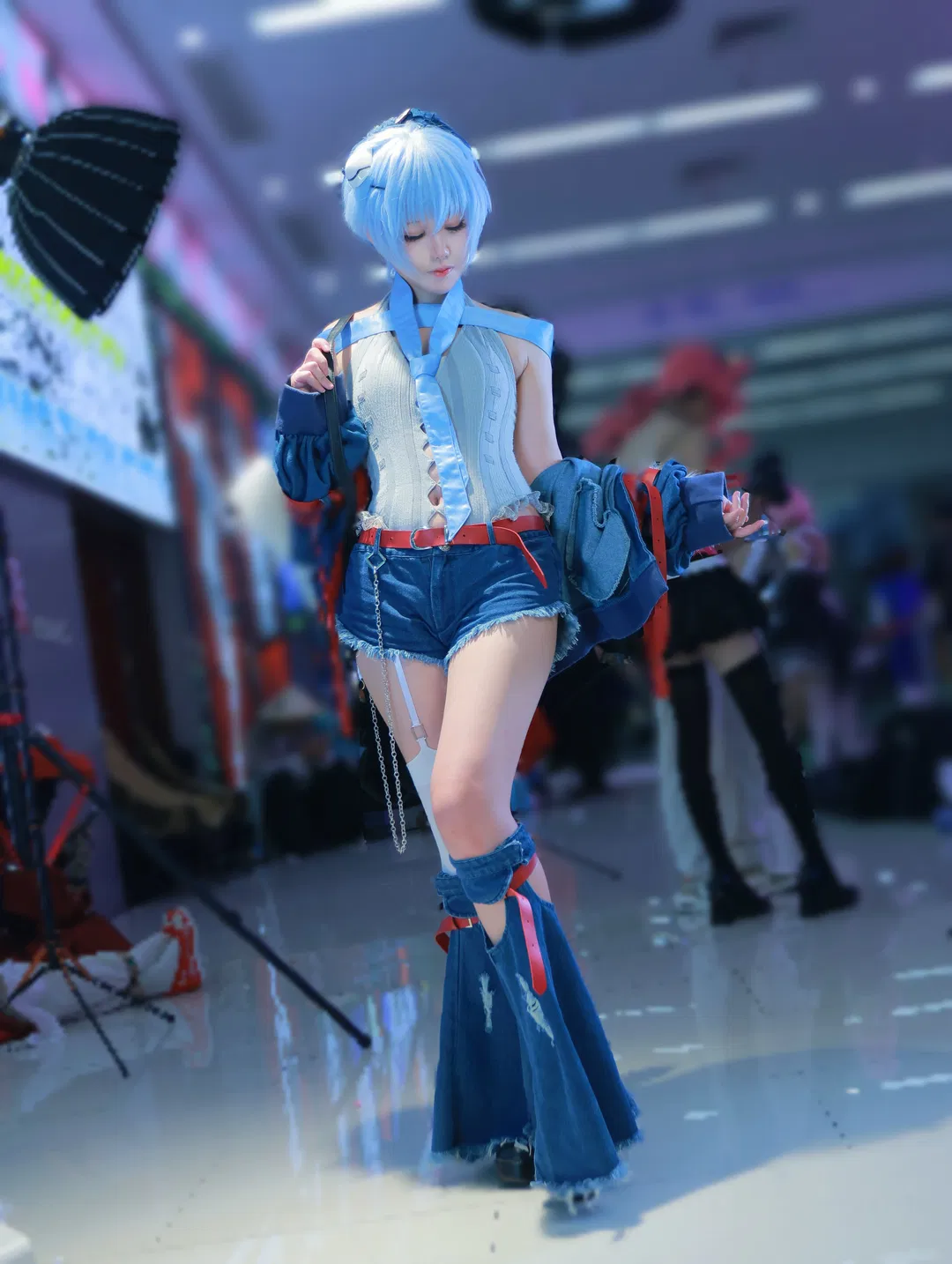 【绫波丽cos】秋典d2良牙漫展的蓝发红眼穿搭分享 - 第 1 张